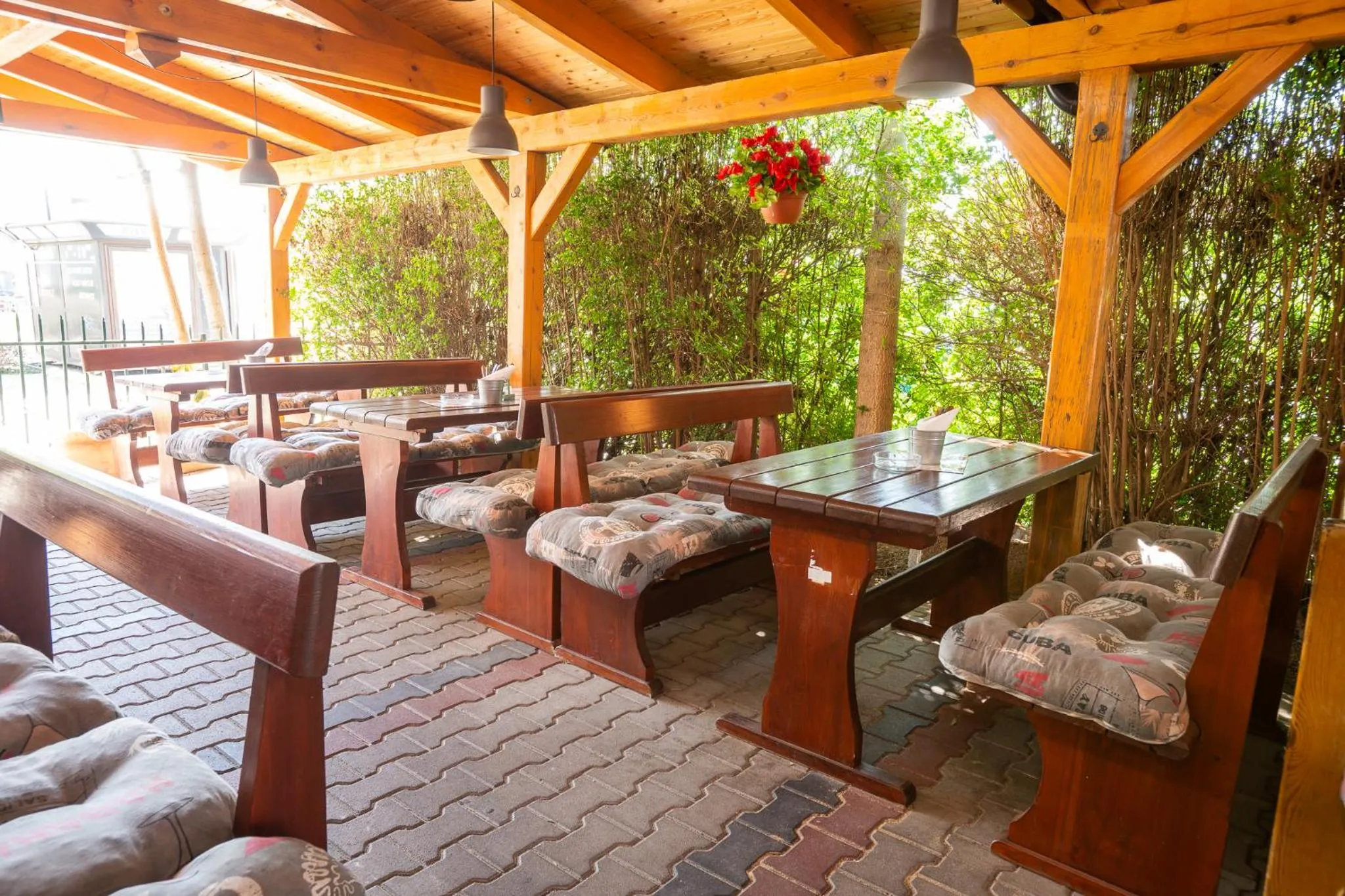 Restaurant/places to eat in Hotel Dominika