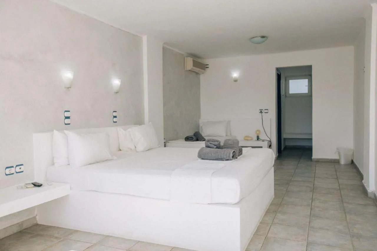 Bed in Lagada Beach Hotel