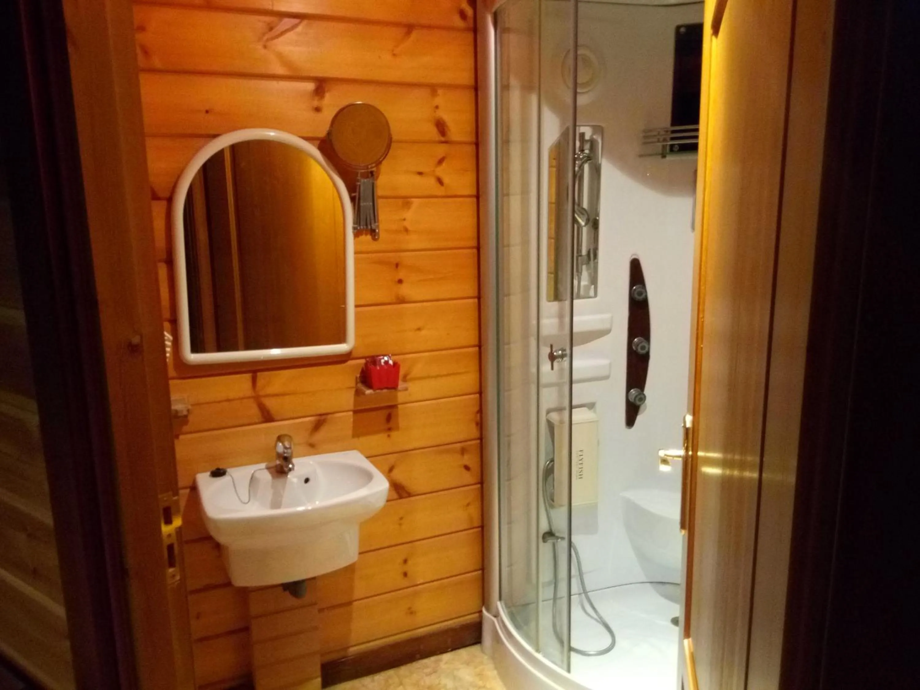 Bathroom in Hostal Sierra De Baza
