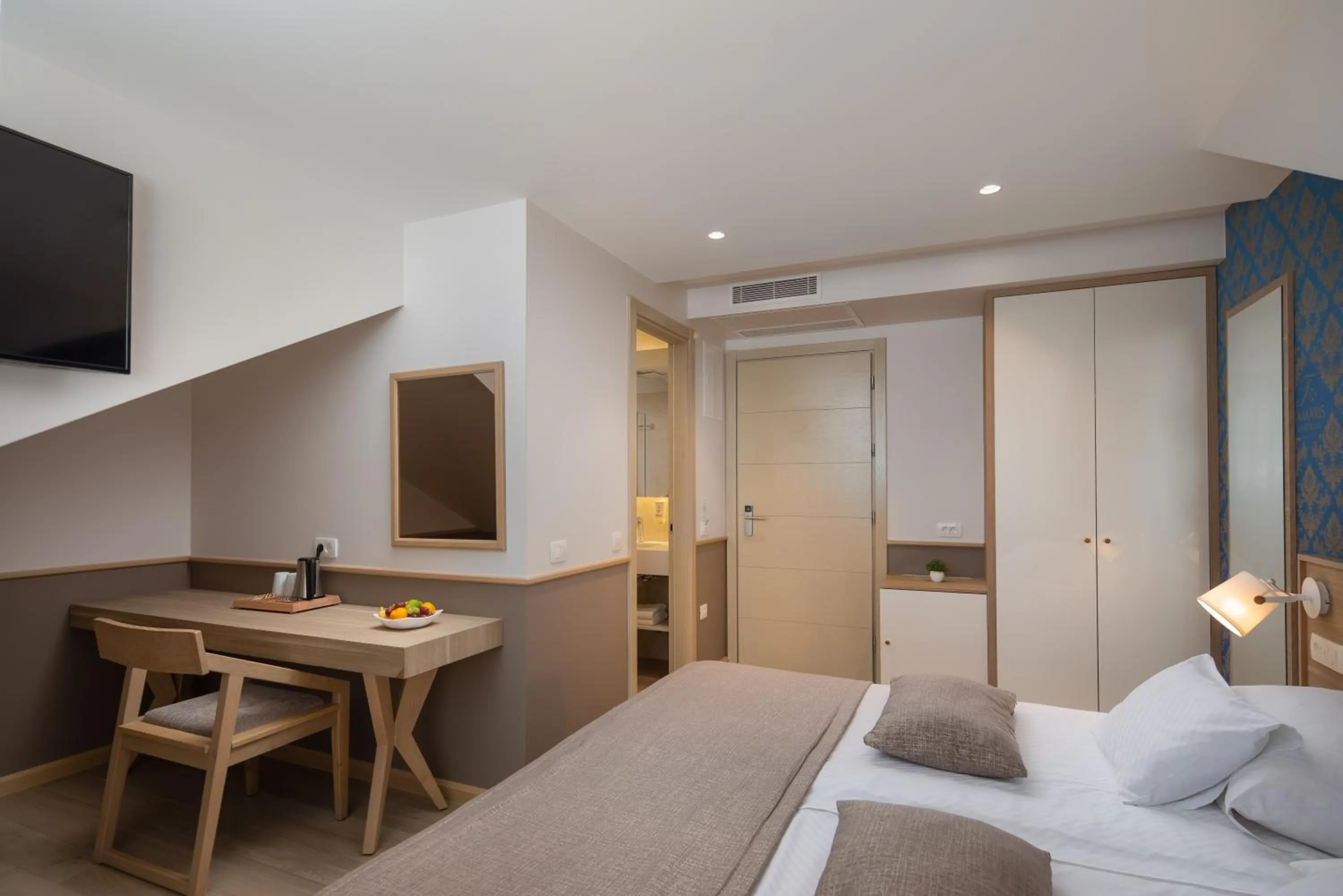 Bed in Hotel Tamaris