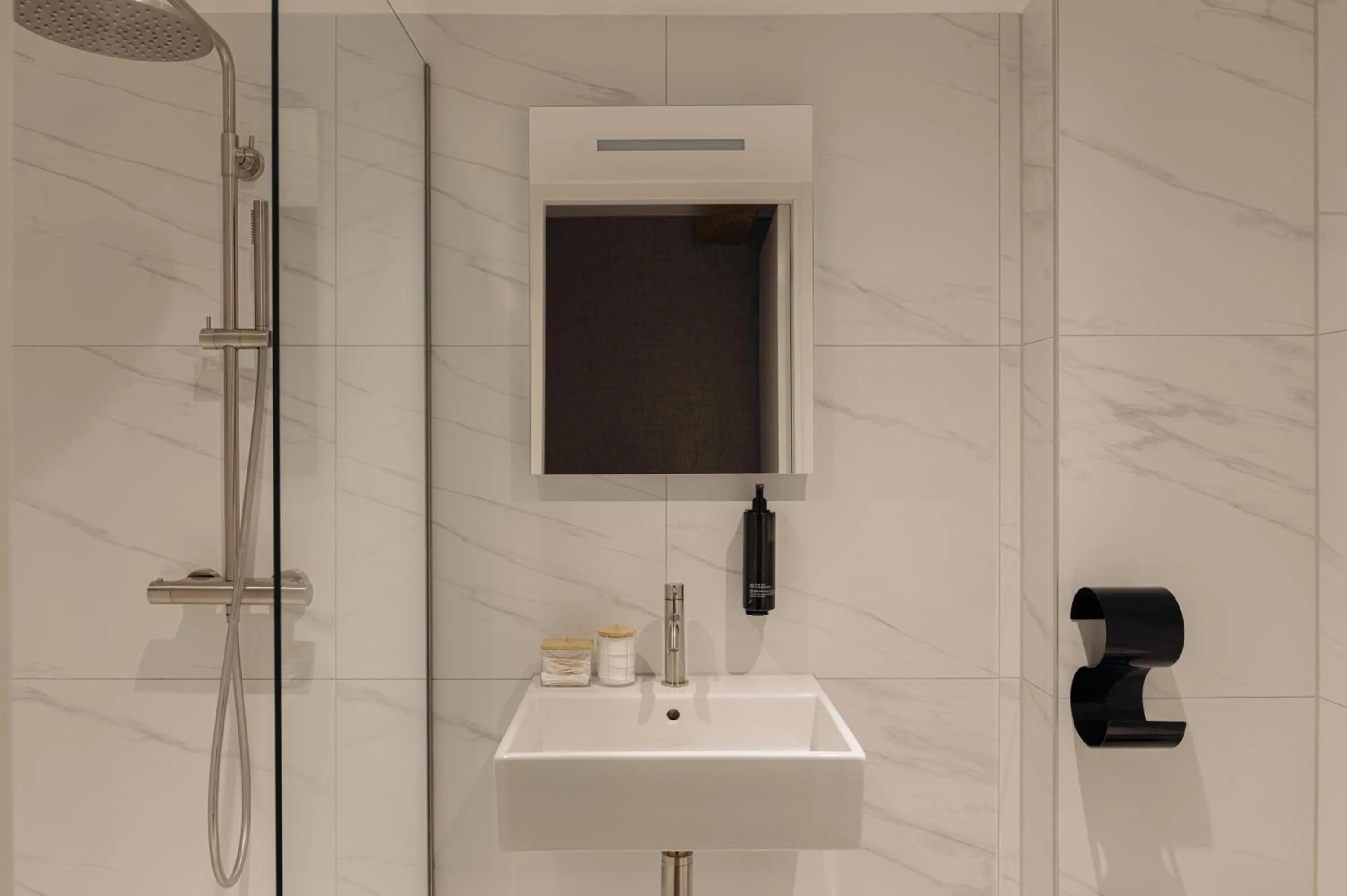 Bathroom in Adam's Canal House