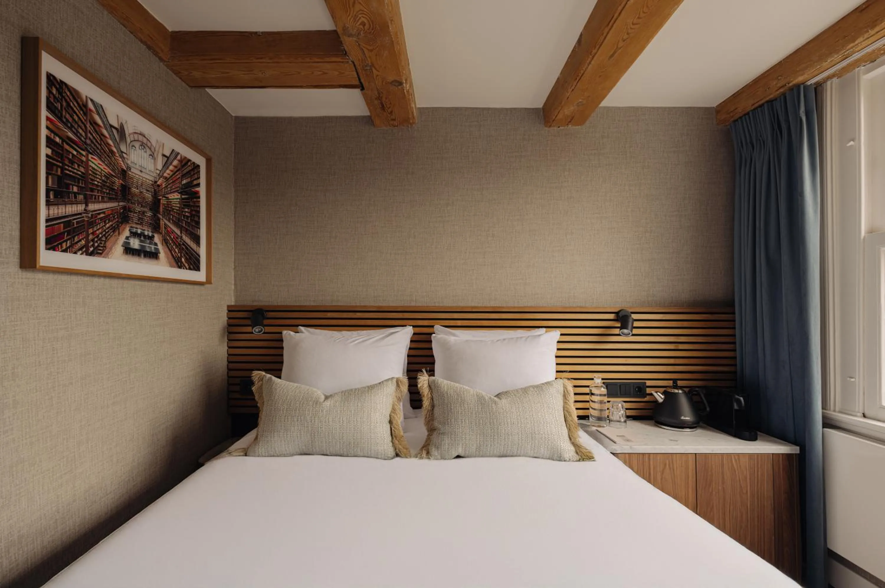 Bed in Adam's Canal House