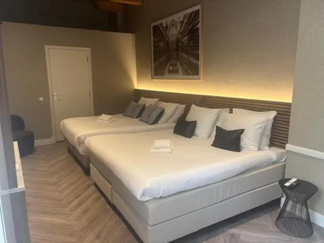 Bed in Adam's Canal House