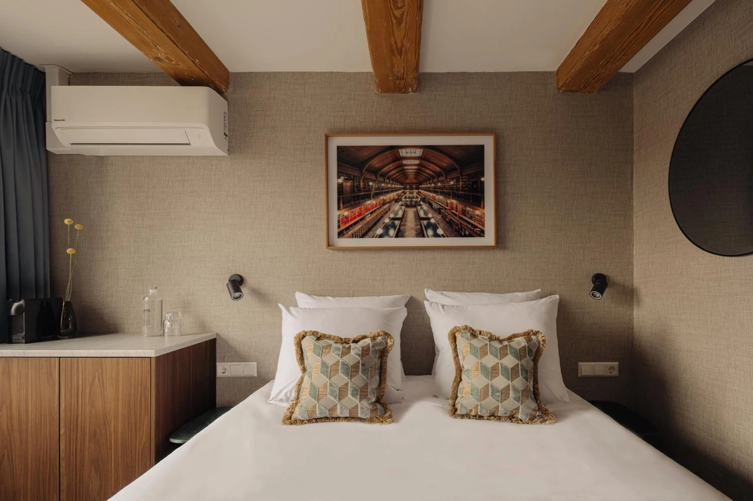 Bed in Adam's Canal House