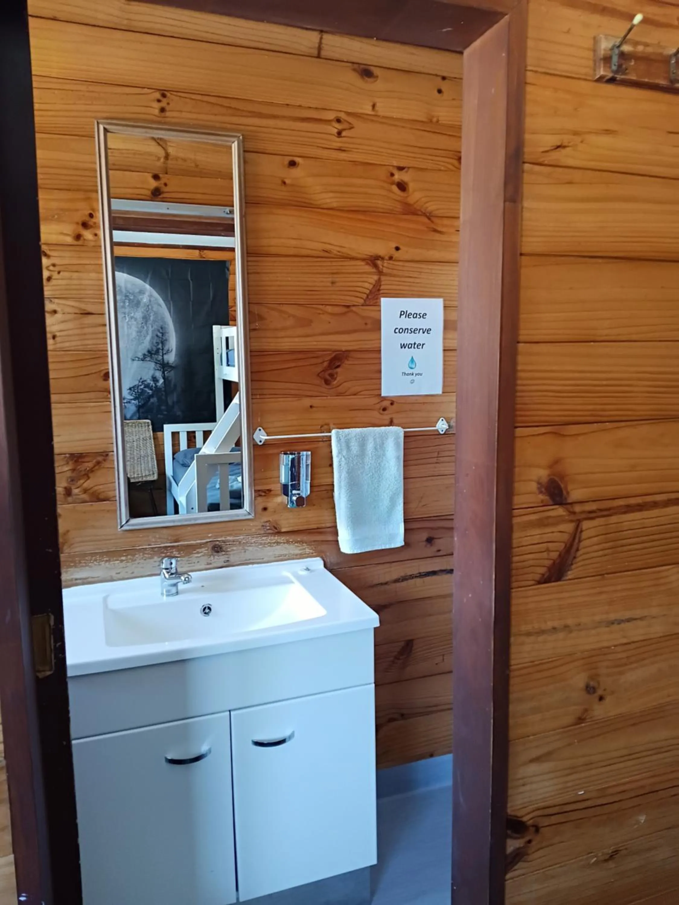 Bathroom in JunoHall Backpackers