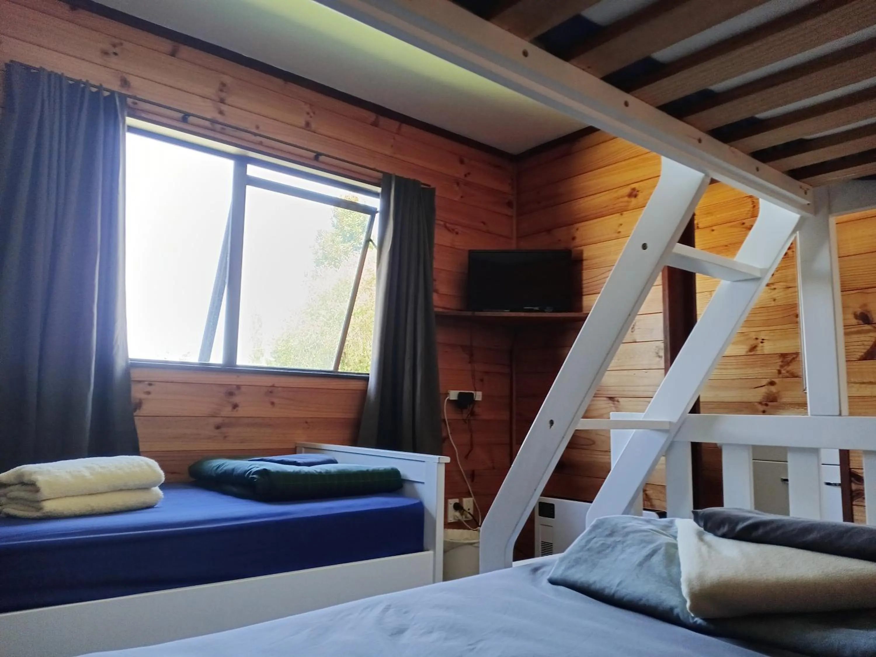 Bed in JunoHall Backpackers