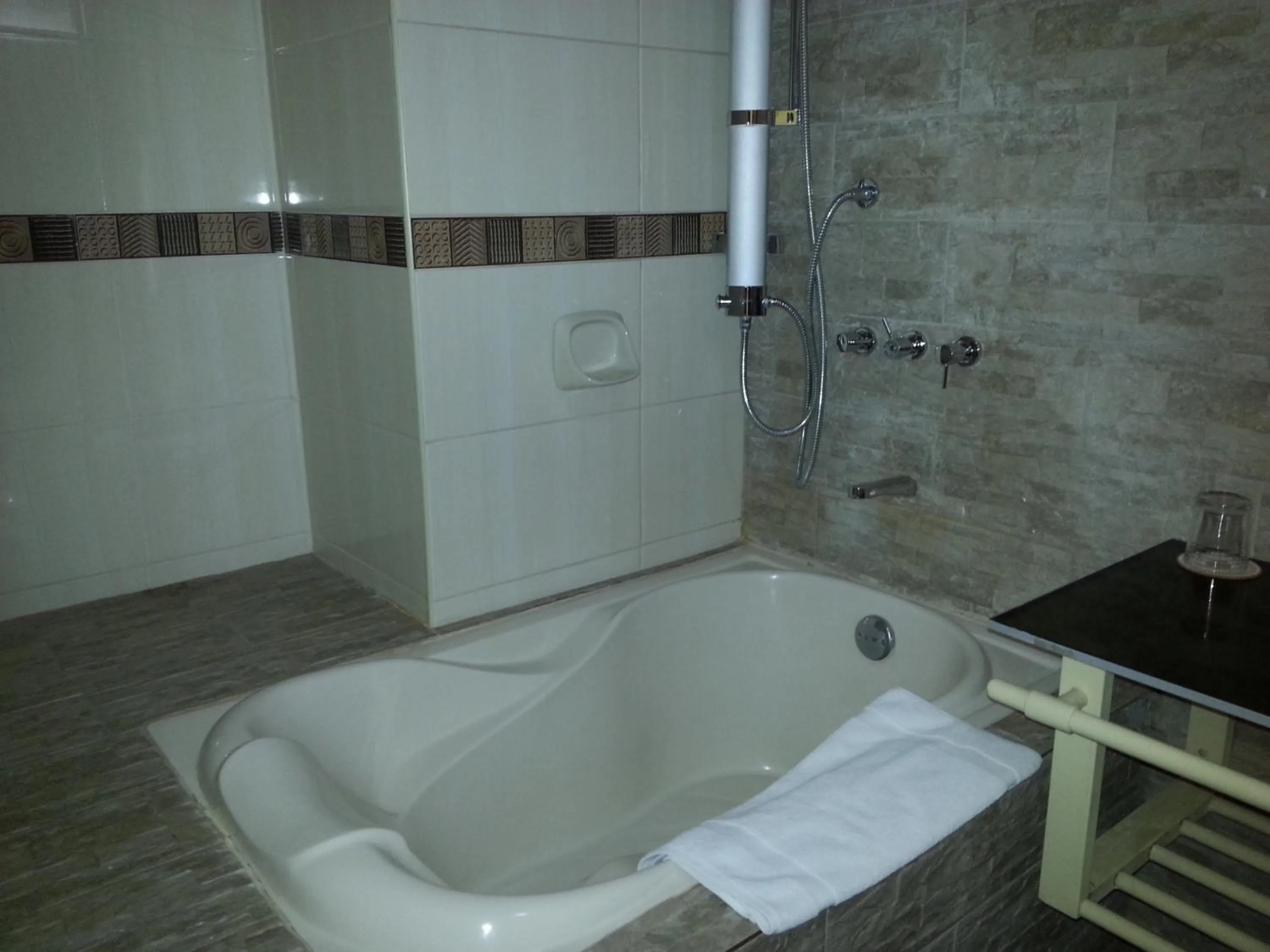 Shower in Conde de Lemos Hotel