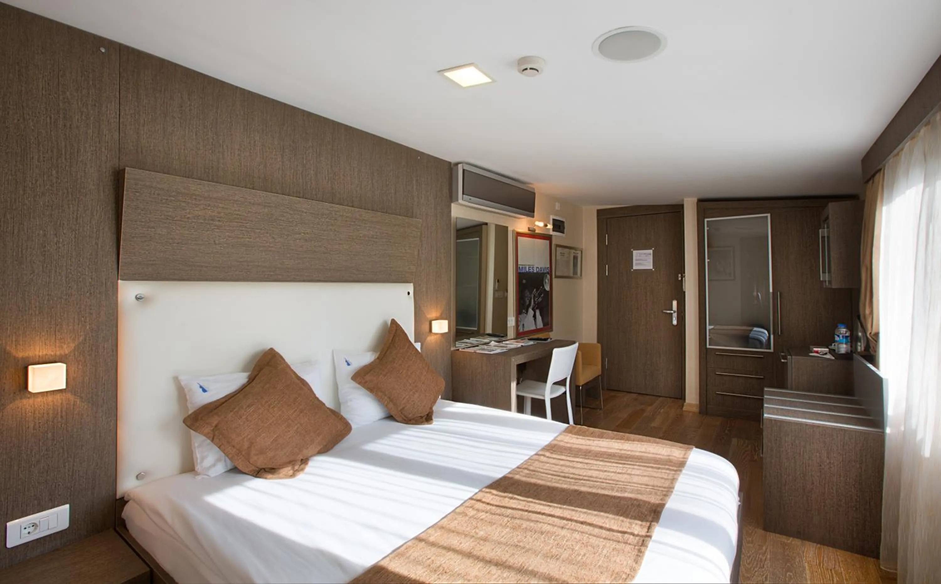 Photo of the whole room, Bed in Jazz Hotel Nisantasi