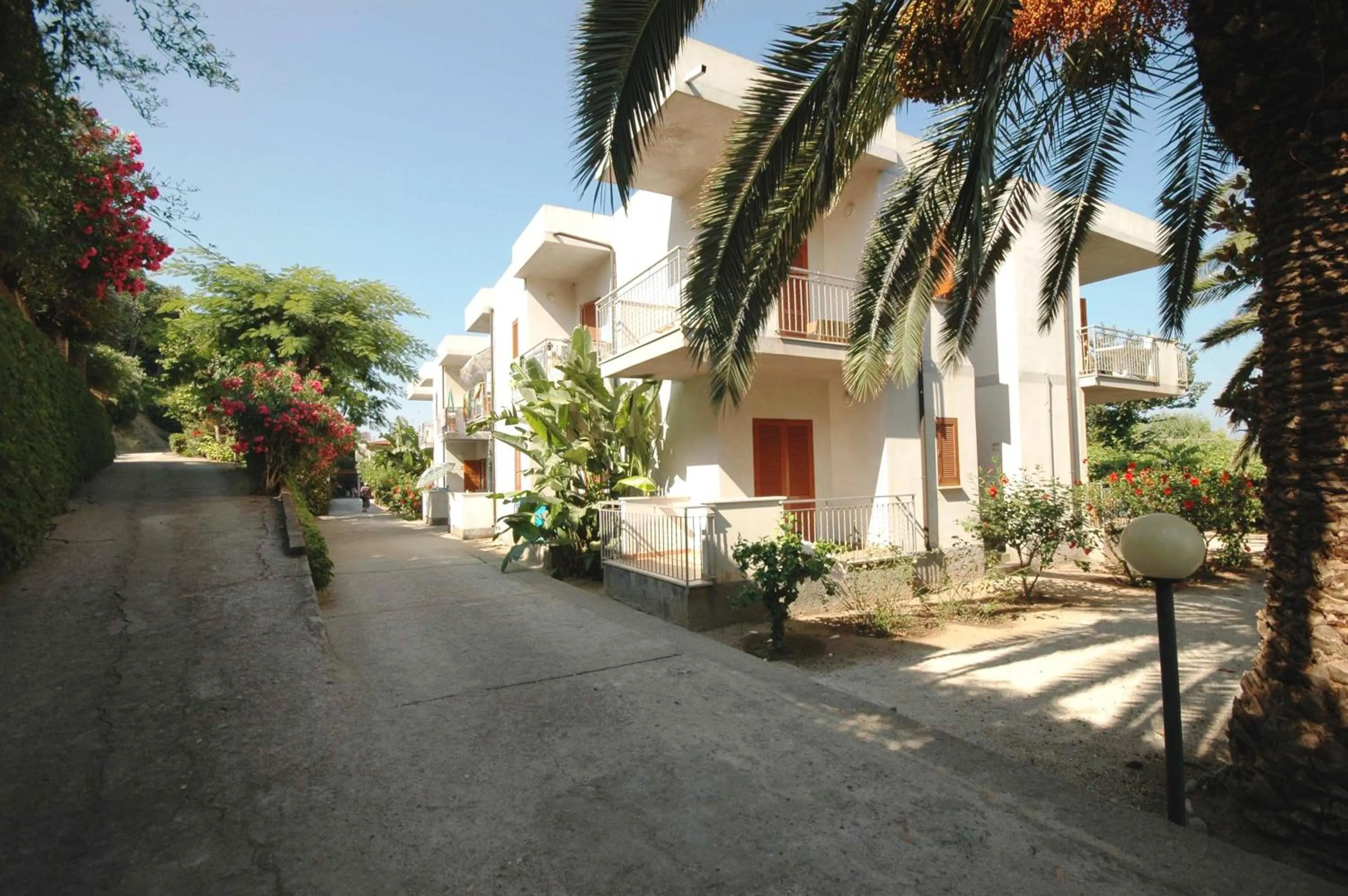 Property building in Residence Limoneto
