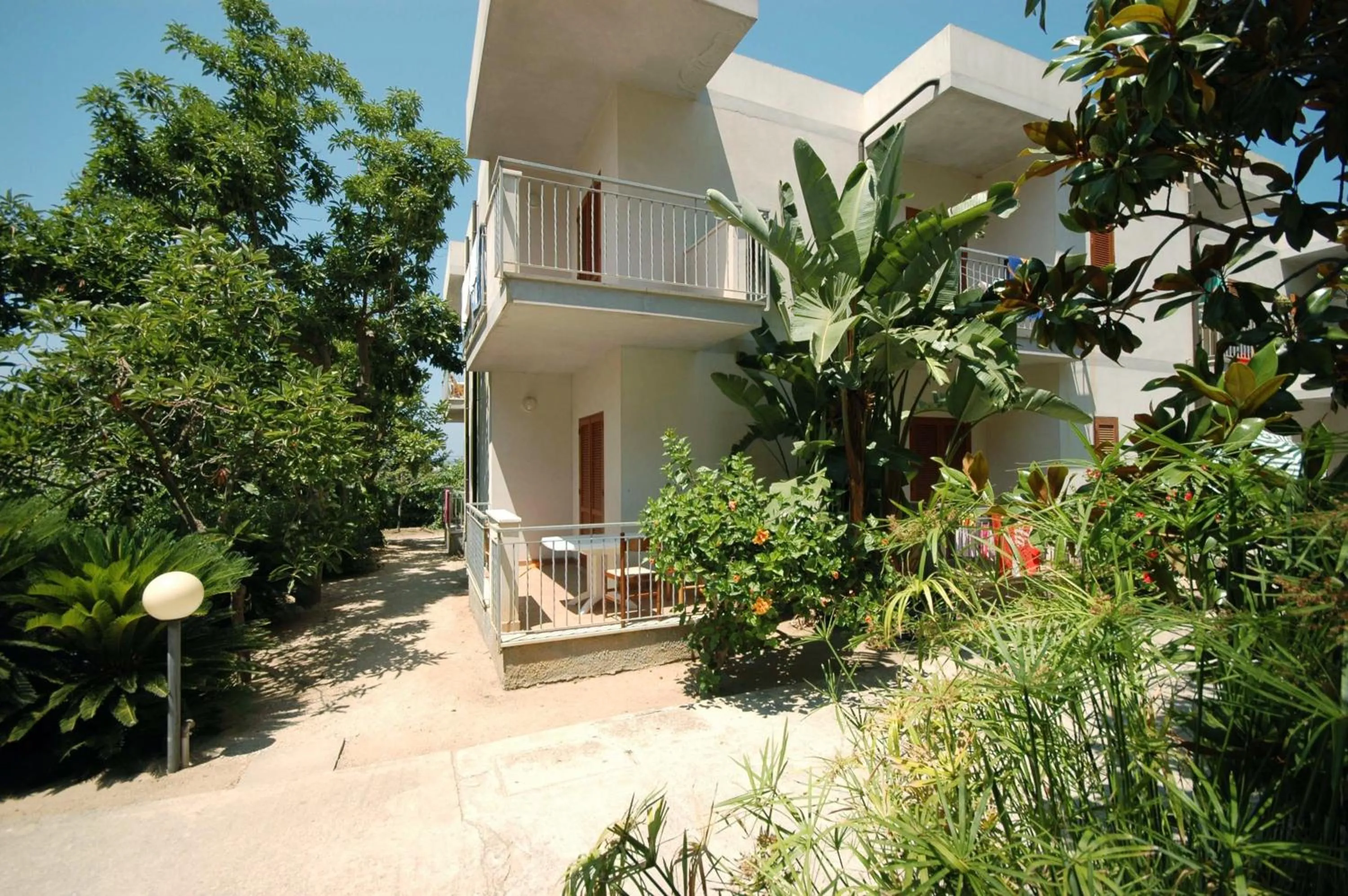 Property building in Residence Limoneto