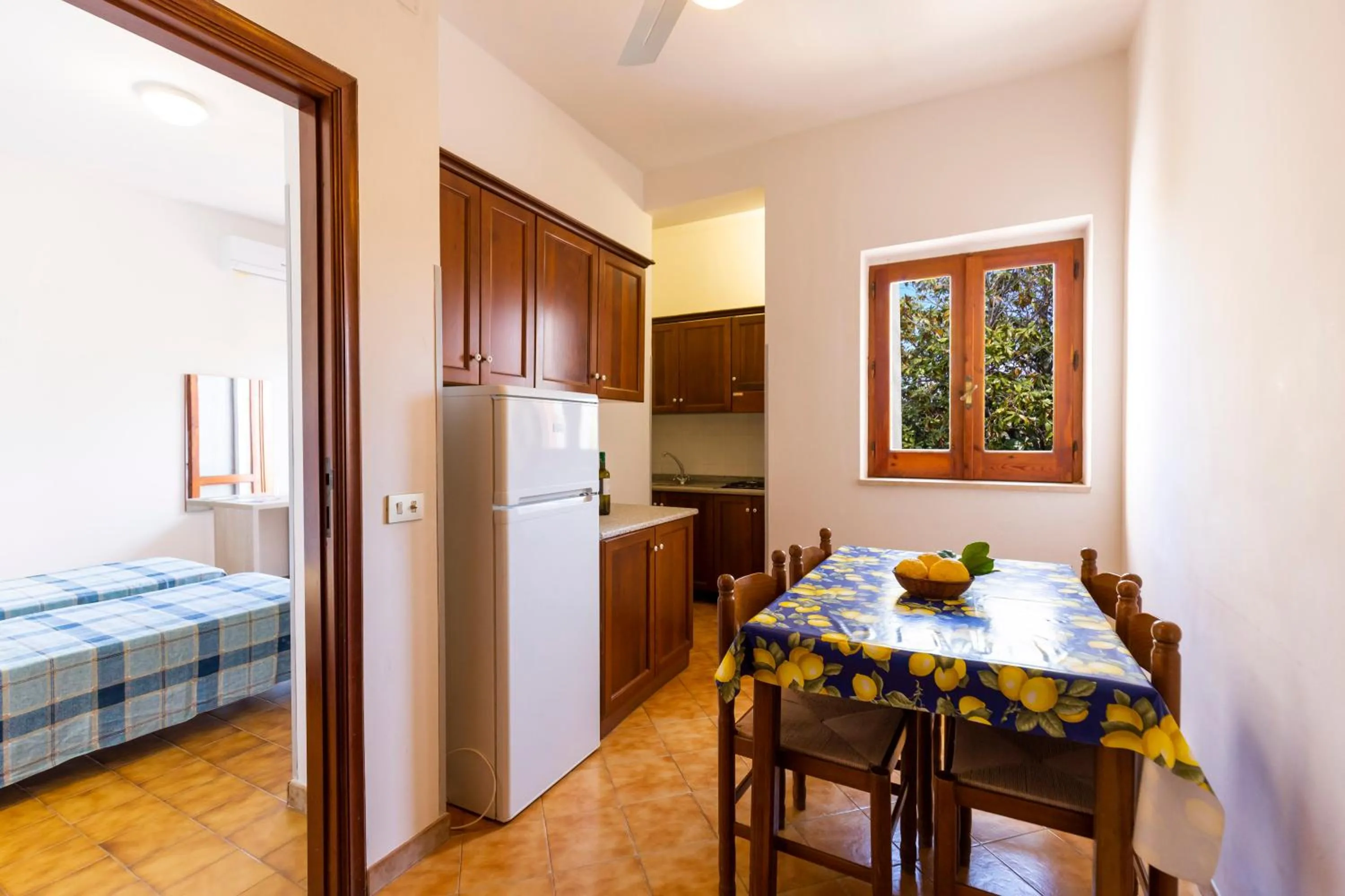 Kitchen or kitchenette, Bed in Residence Limoneto