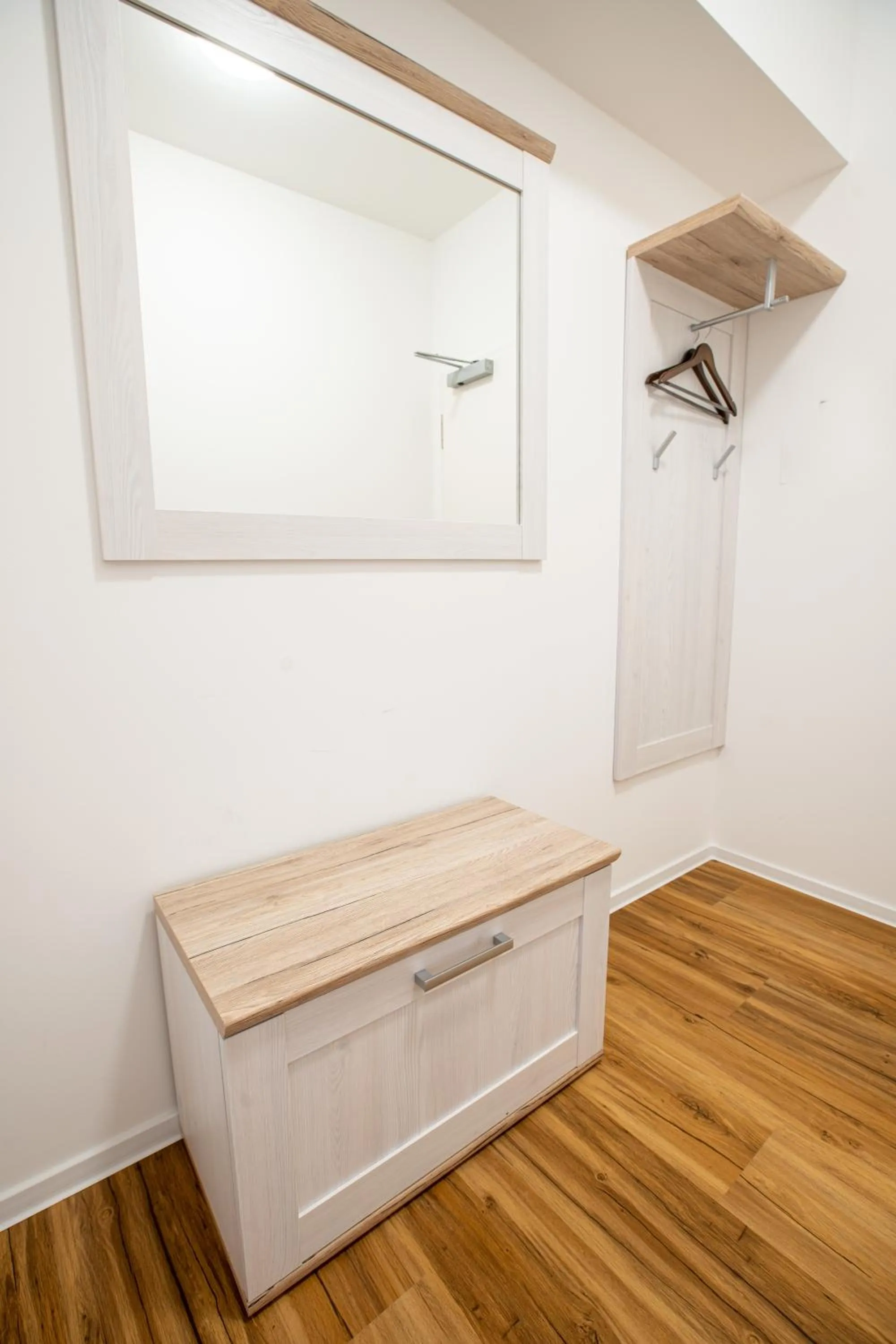 wardrobe in Gwuni Mopera