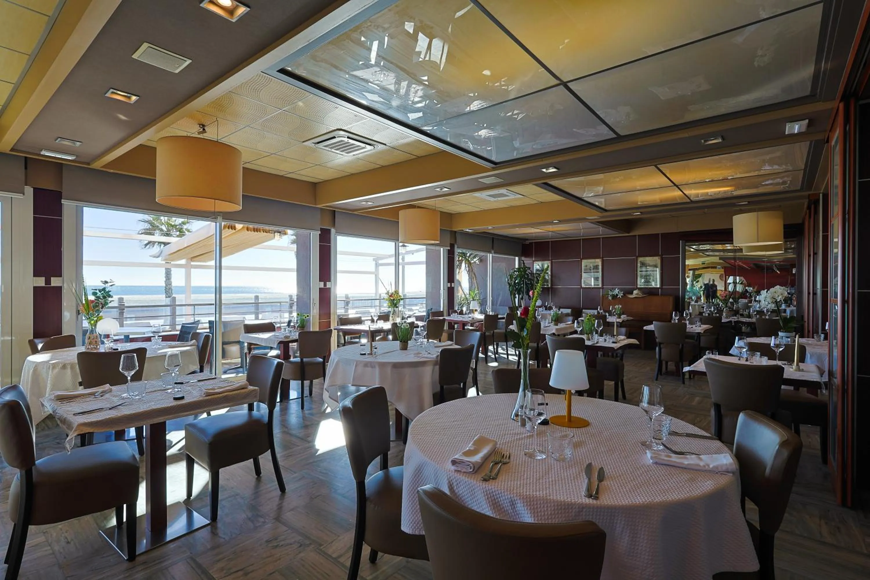 Restaurant/places to eat in Logis Hôtel & Restaurant Mediterranee