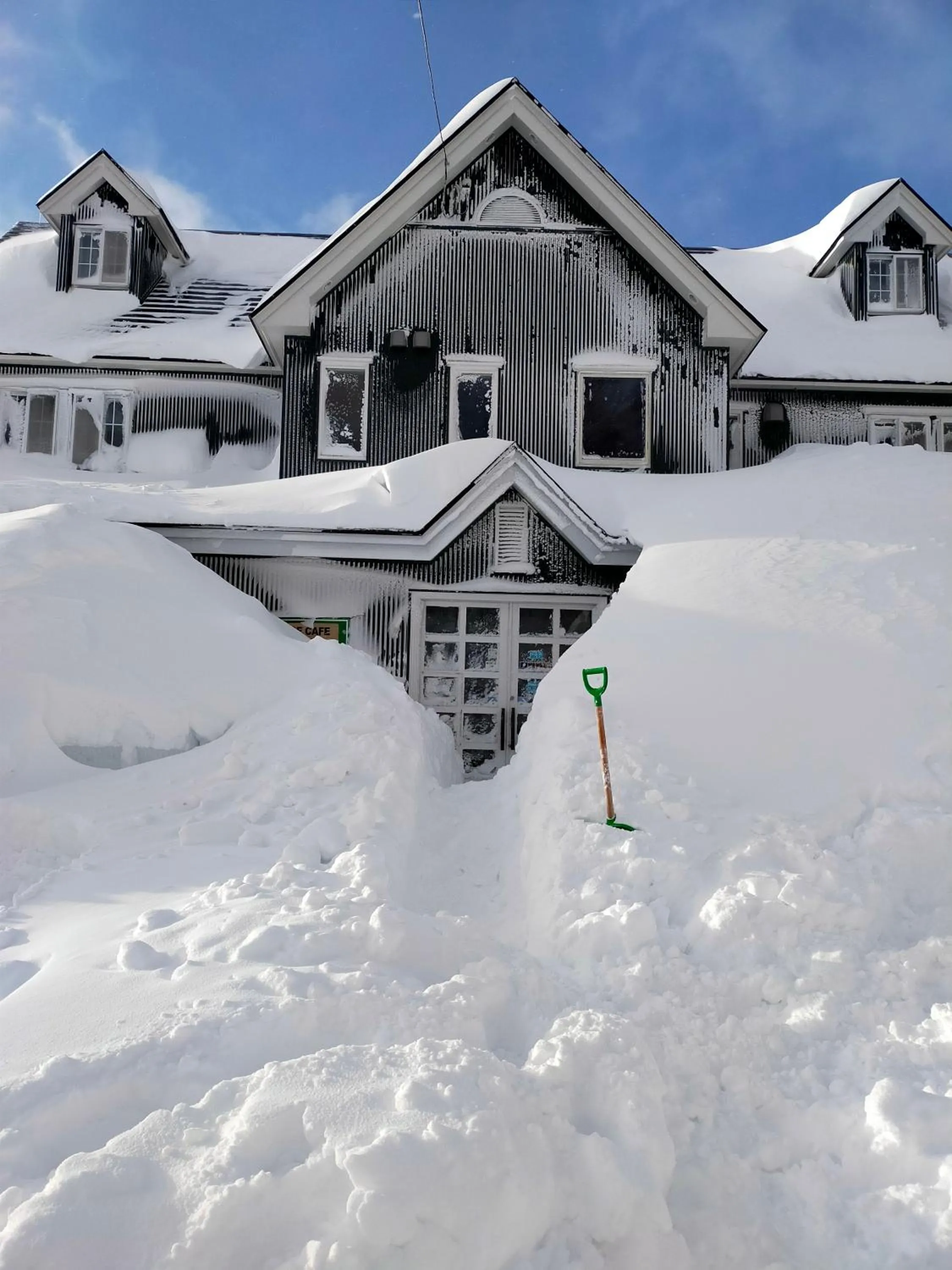 Property building in Madarao Mountain Lodge