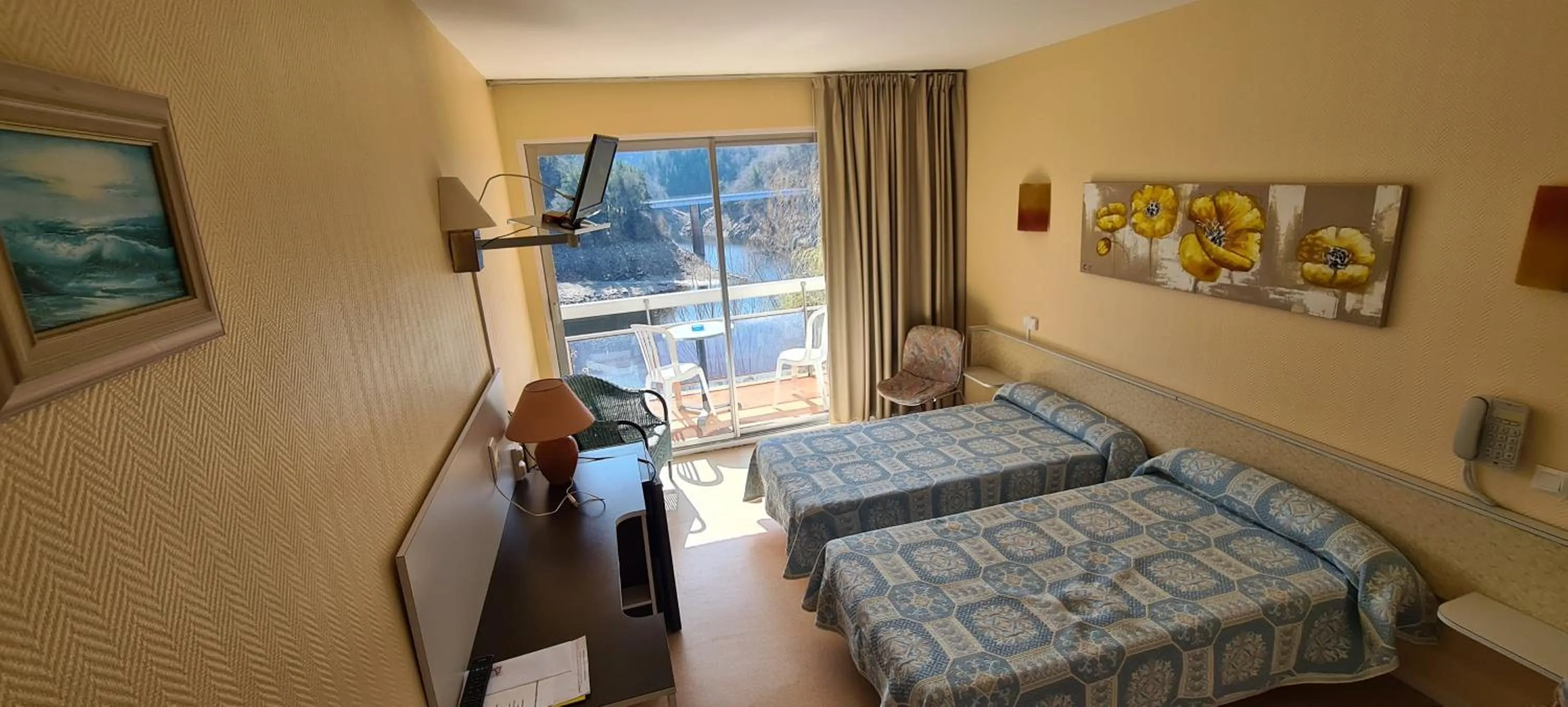 Bedroom, Bed in Garabit Hotel