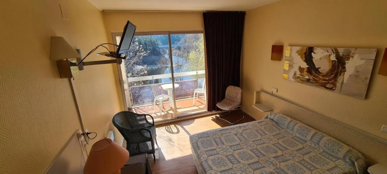 Bedroom, Bed in Garabit Hotel