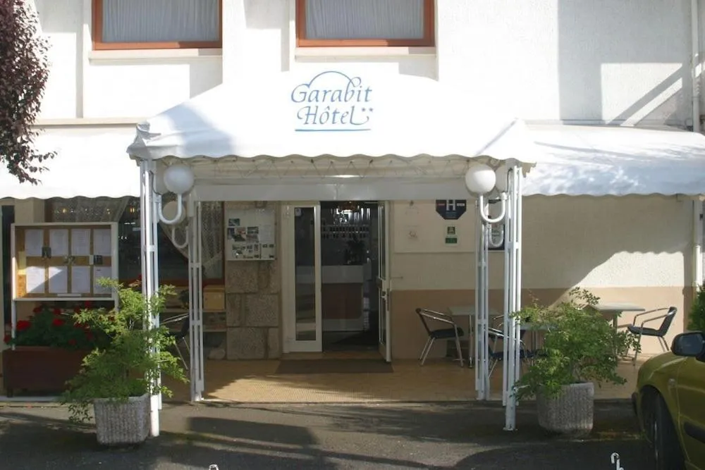 Facade/entrance in Garabit Hotel