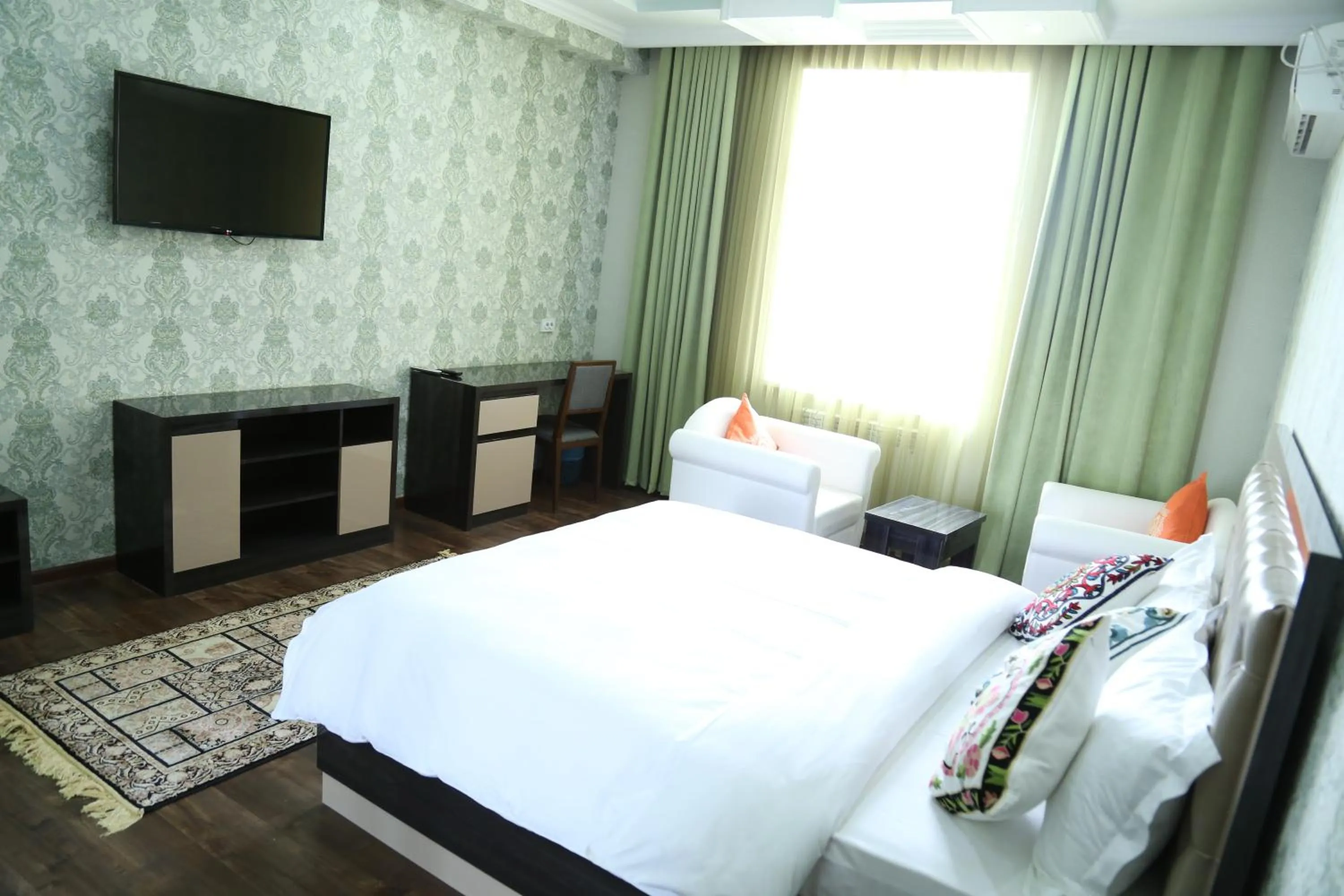 Photo of the whole room, Bed in Sunrise Apartments