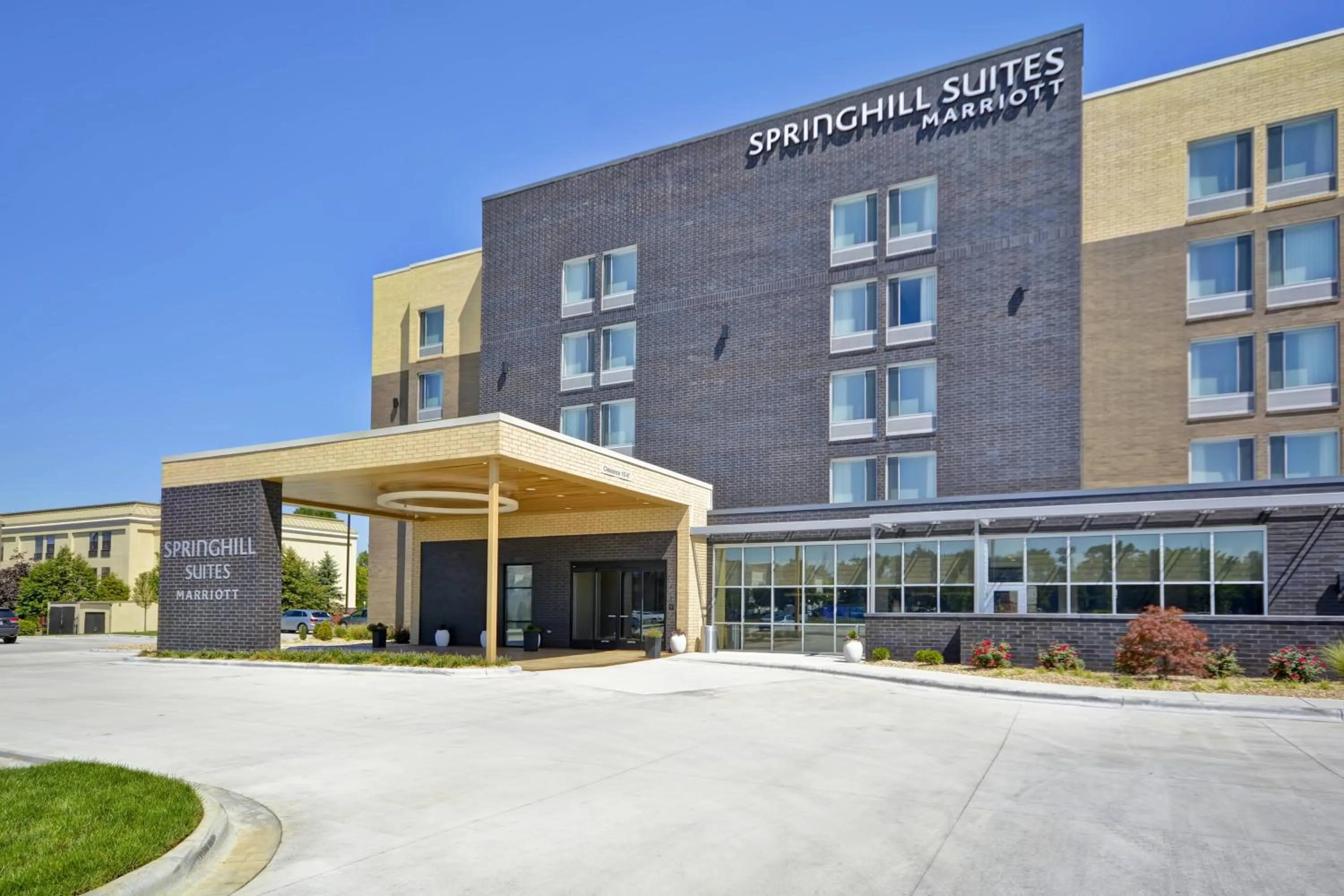 Property building in SpringHill Suites by Marriott Cincinnati Blue Ash