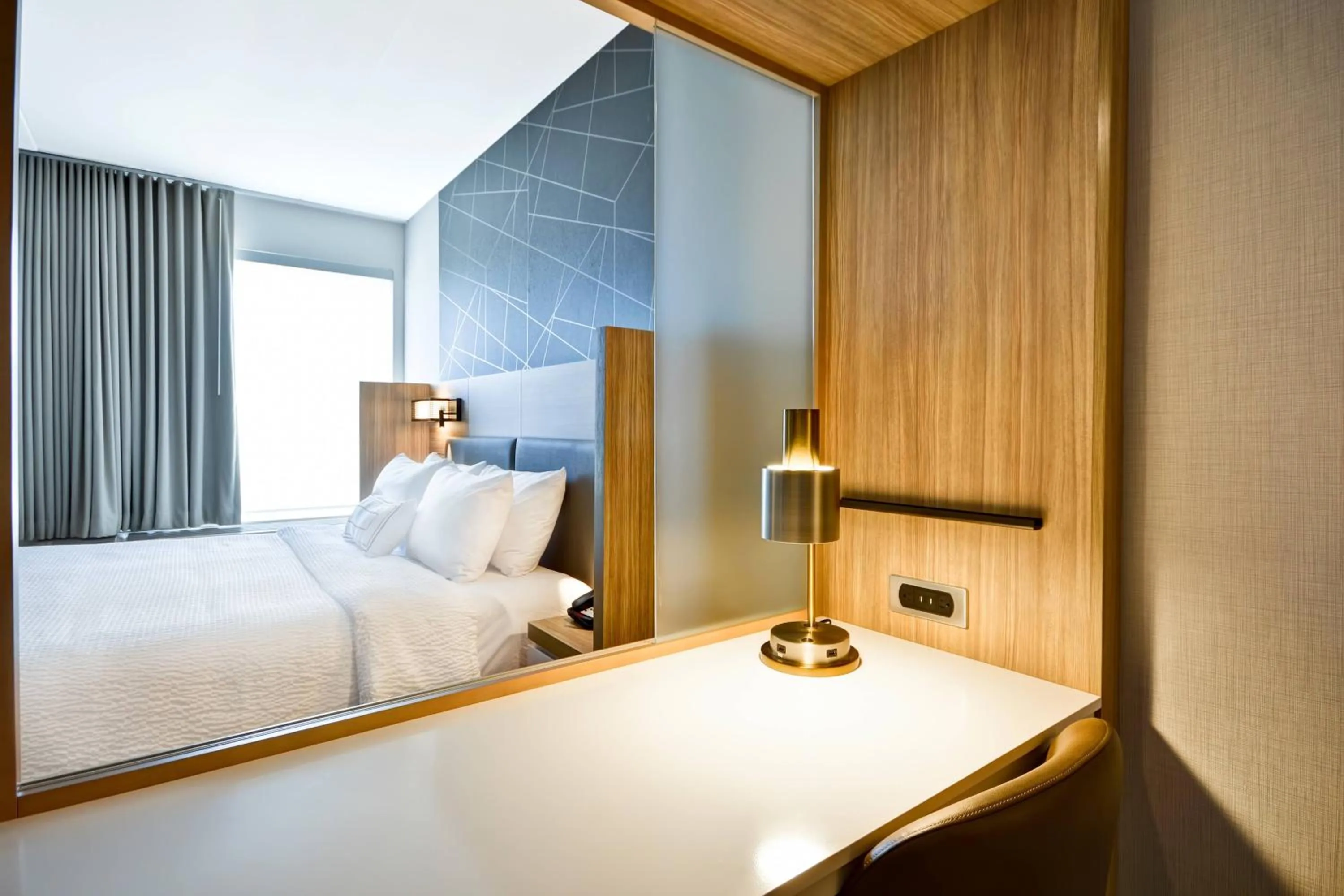 Photo of the whole room, Bed in SpringHill Suites by Marriott Cincinnati Blue Ash