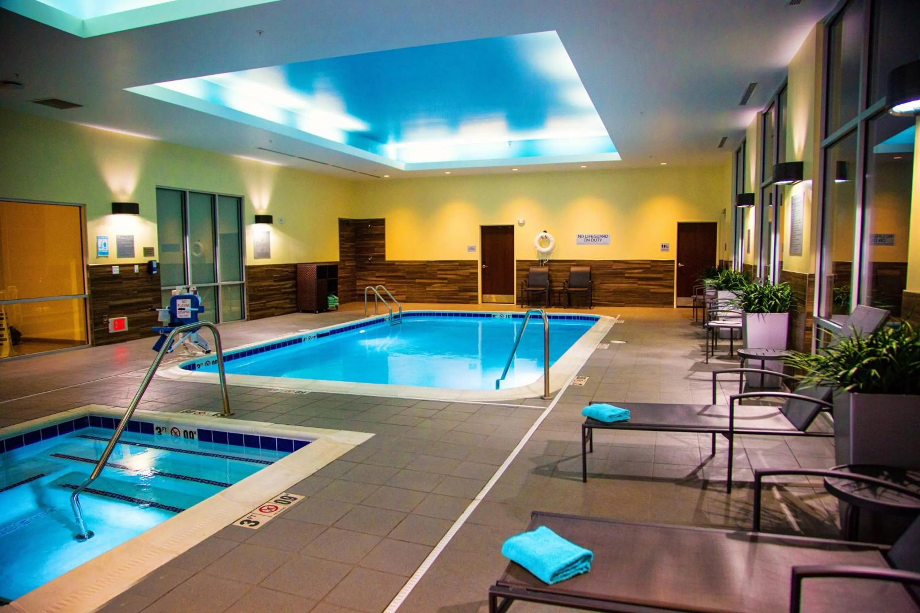 Swimming pool in Fairfield Inn & Suites by Marriott Pocatello