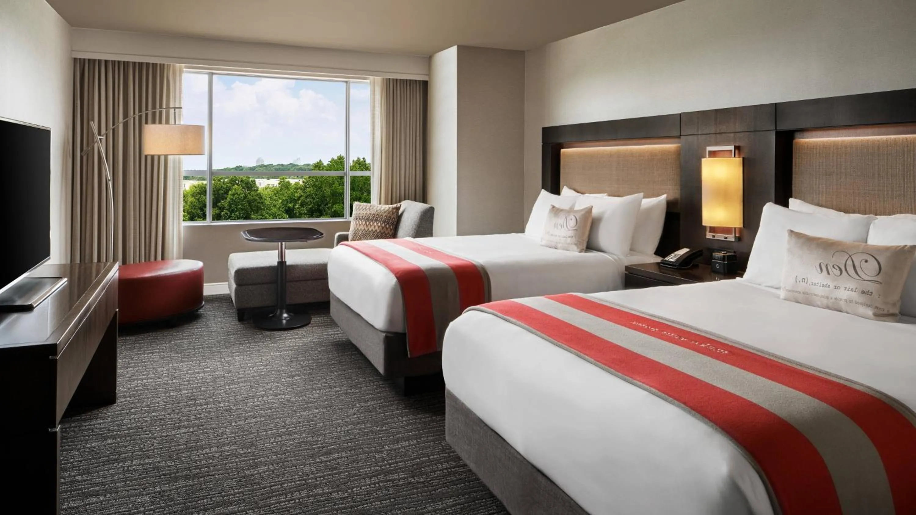 Bed in The StateView Hotel, Autograph Collection