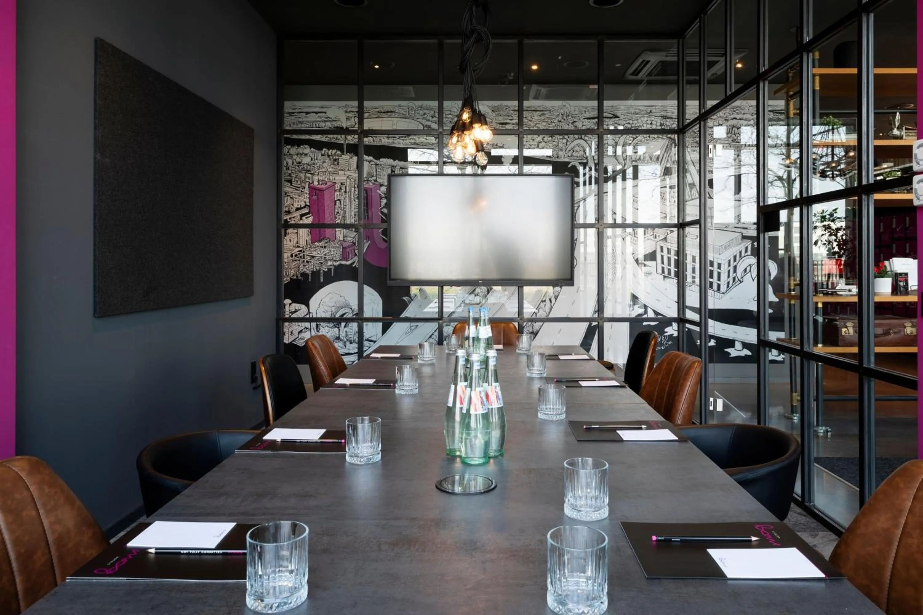 Meeting/conference room in Moxy Ludwigshafen