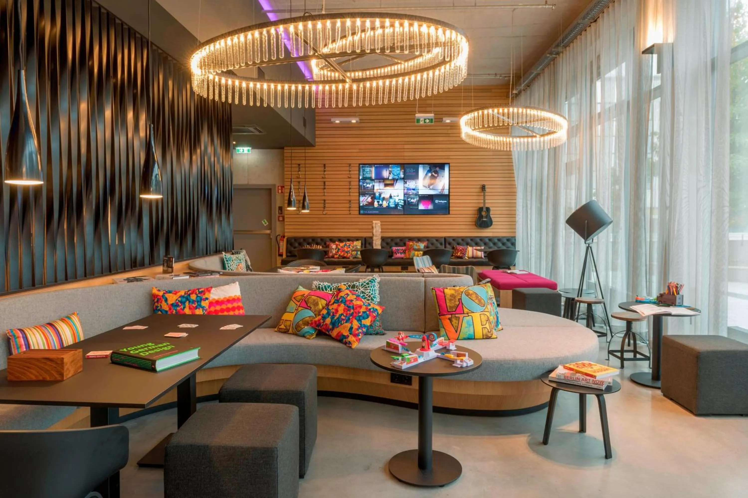 Living room in Moxy Ludwigshafen