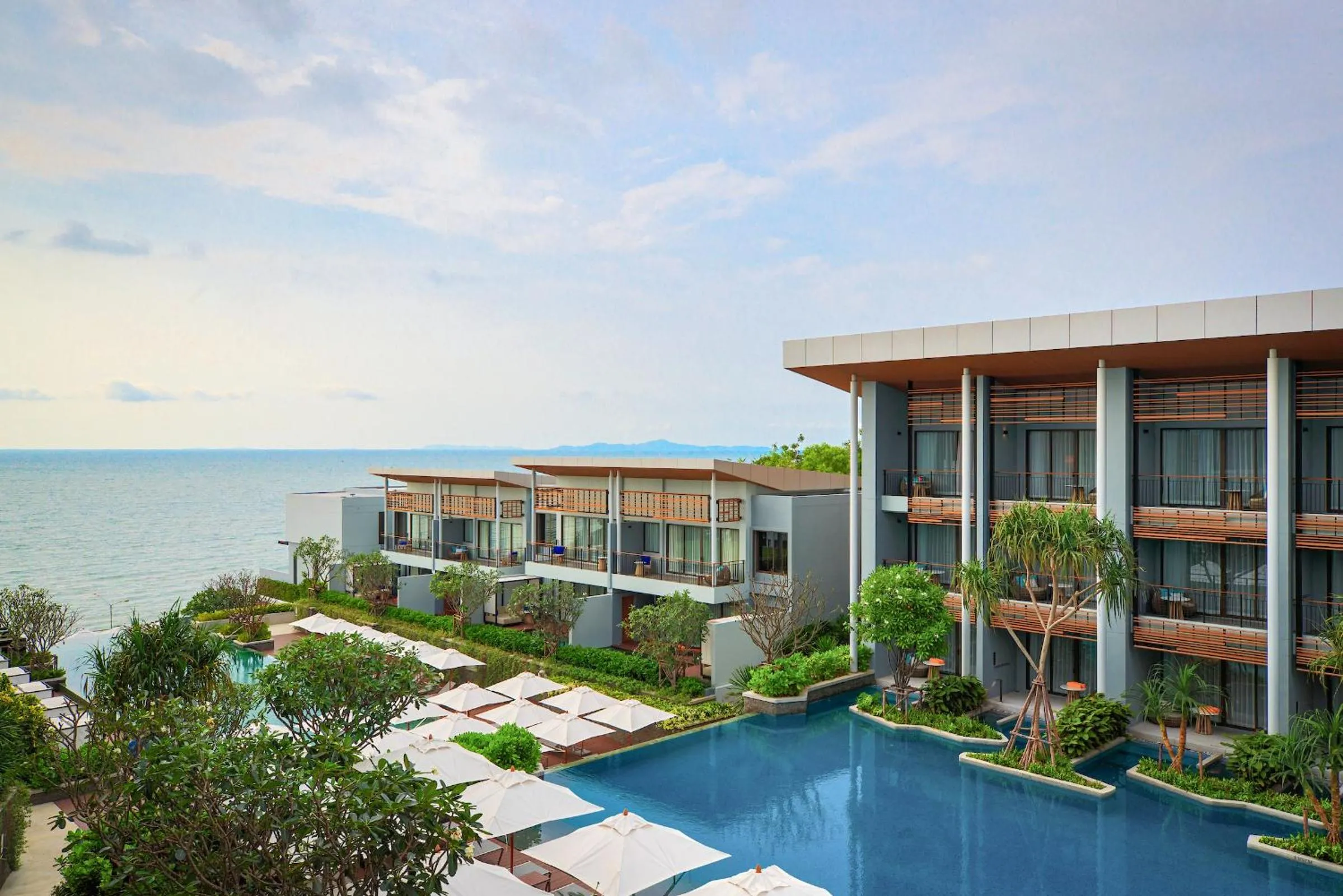 Pool view in Renaissance Pattaya Resort & Spa
