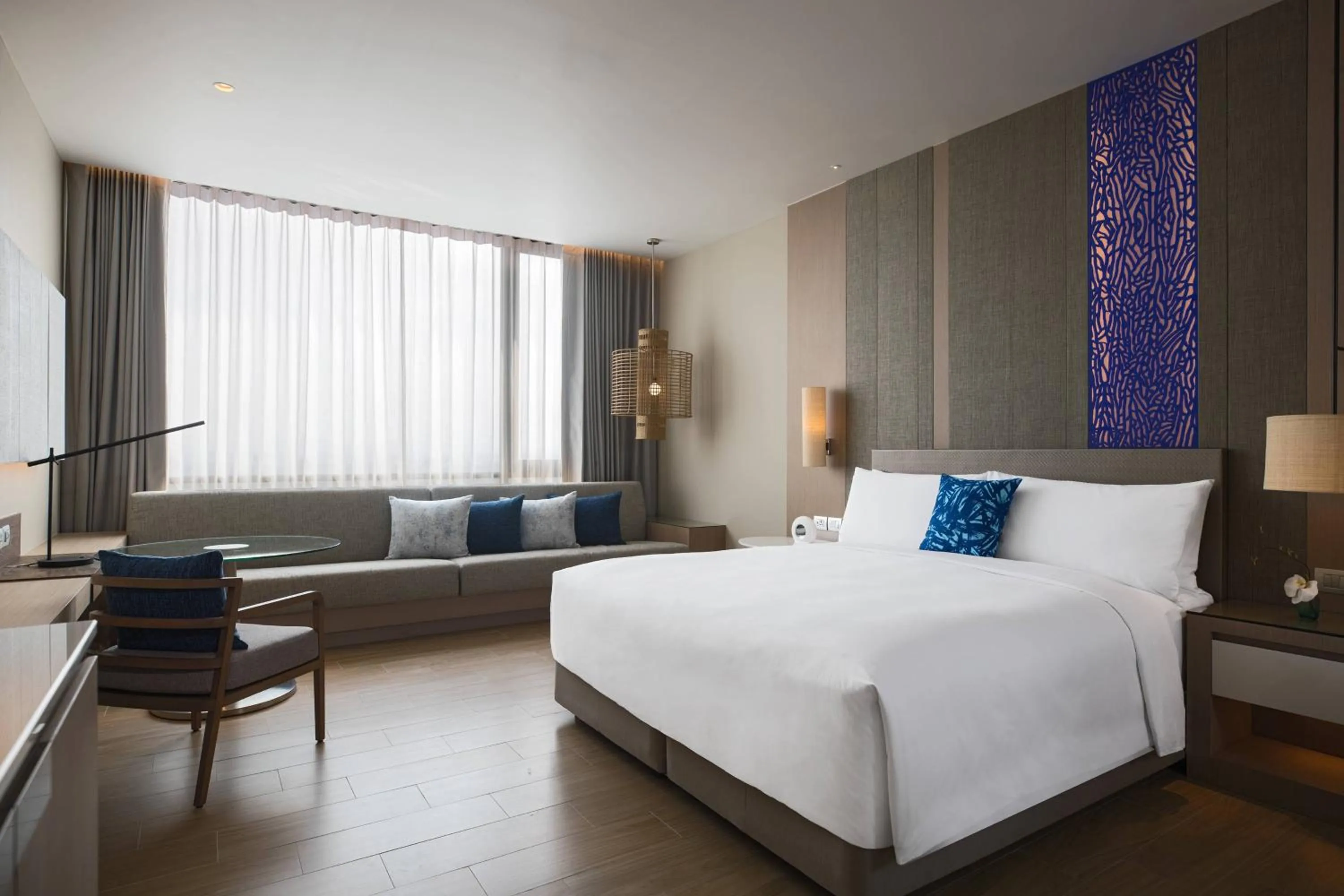 Photo of the whole room, Bed in Renaissance Pattaya Resort & Spa