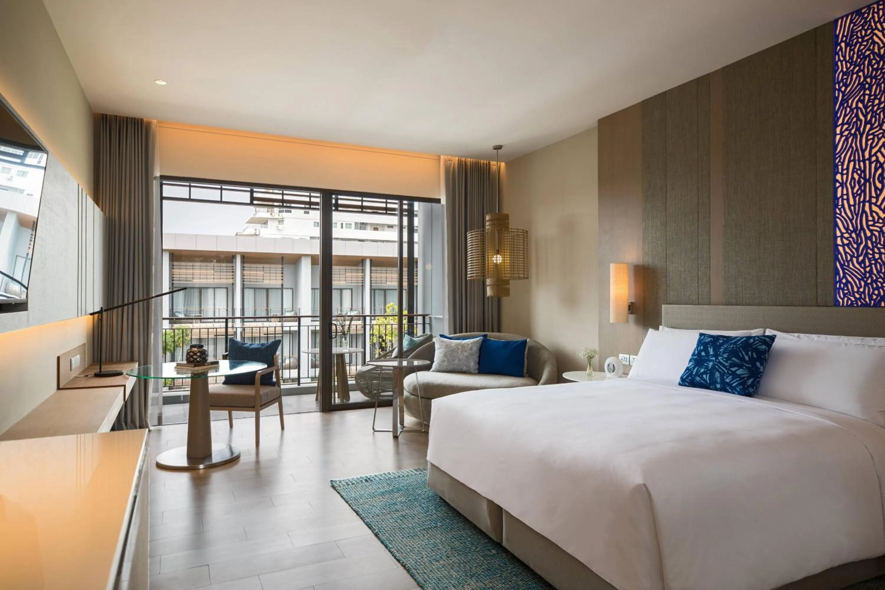 Photo of the whole room, Bed in Renaissance Pattaya Resort & Spa