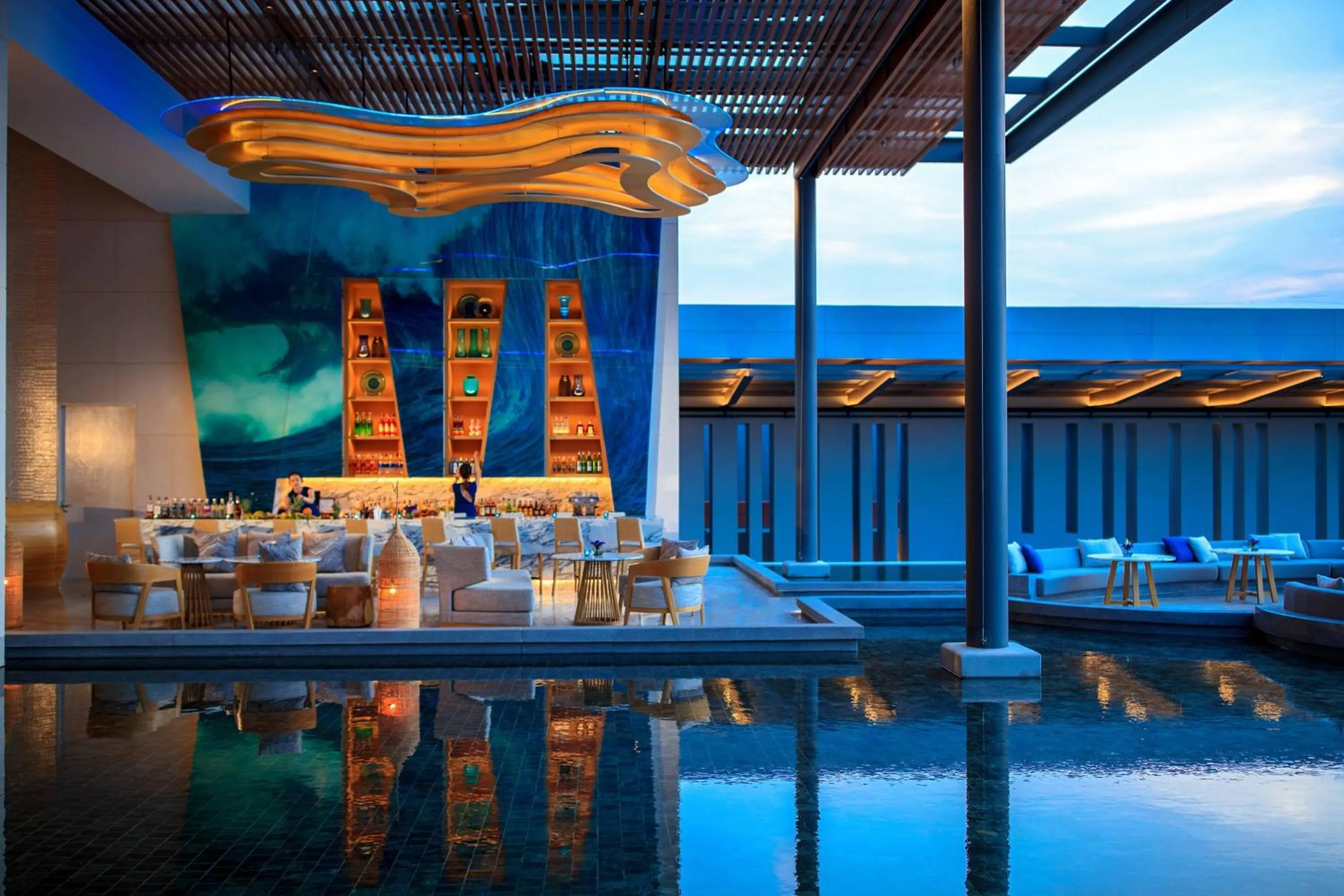 Lounge or bar in Renaissance Pattaya Resort & Spa