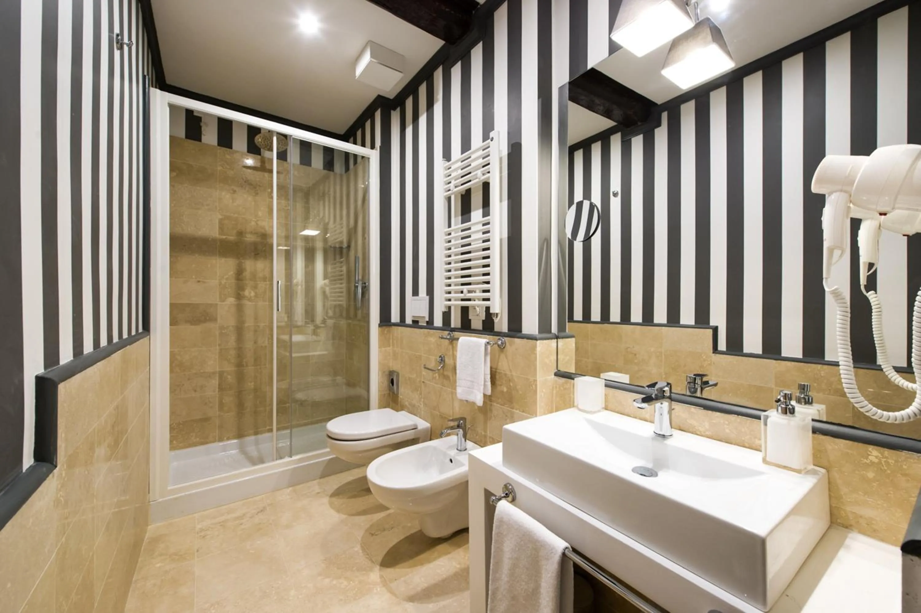 Shower in Relais Santa Maria Maggiore