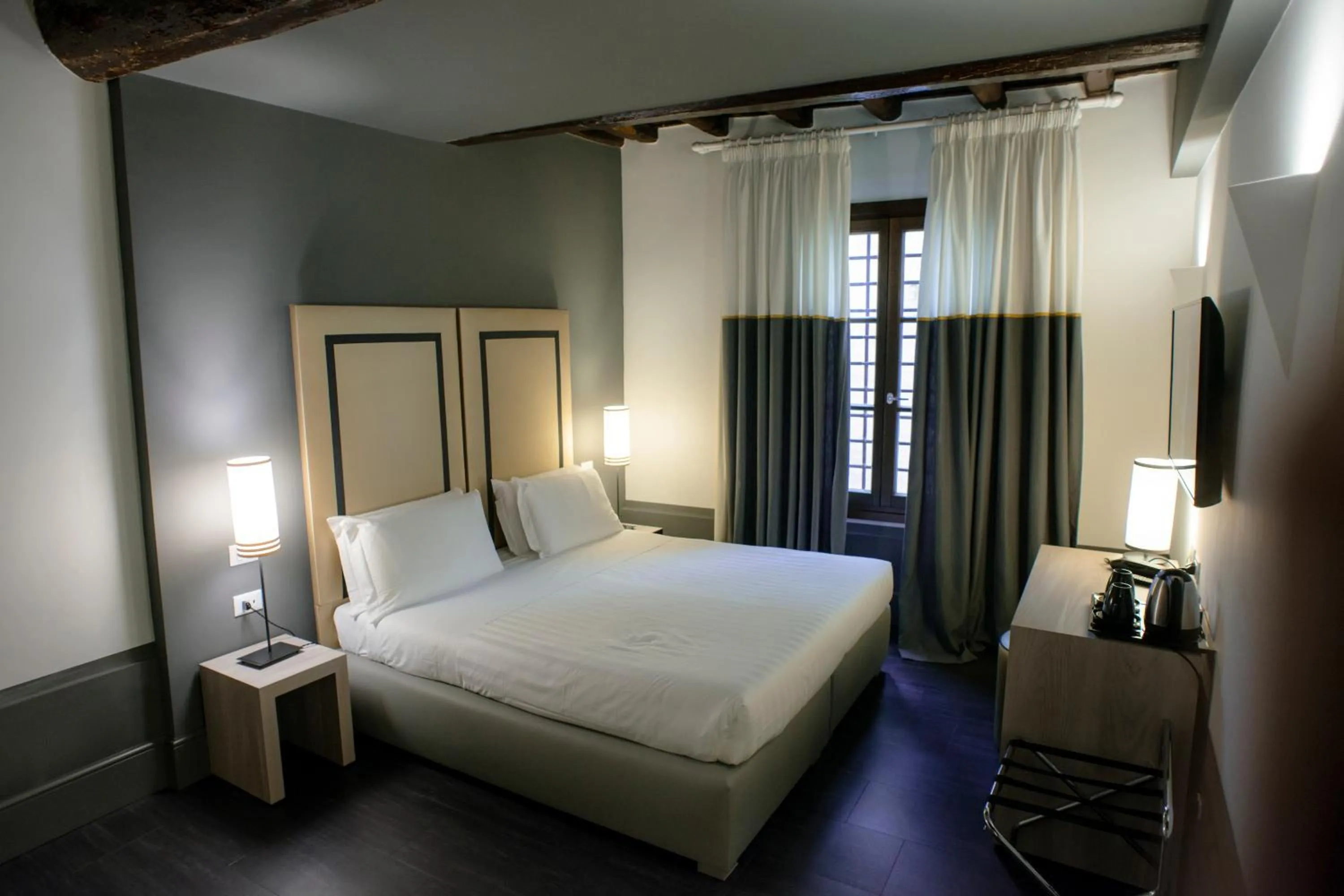 Photo of the whole room, Bed in Relais Santa Maria Maggiore