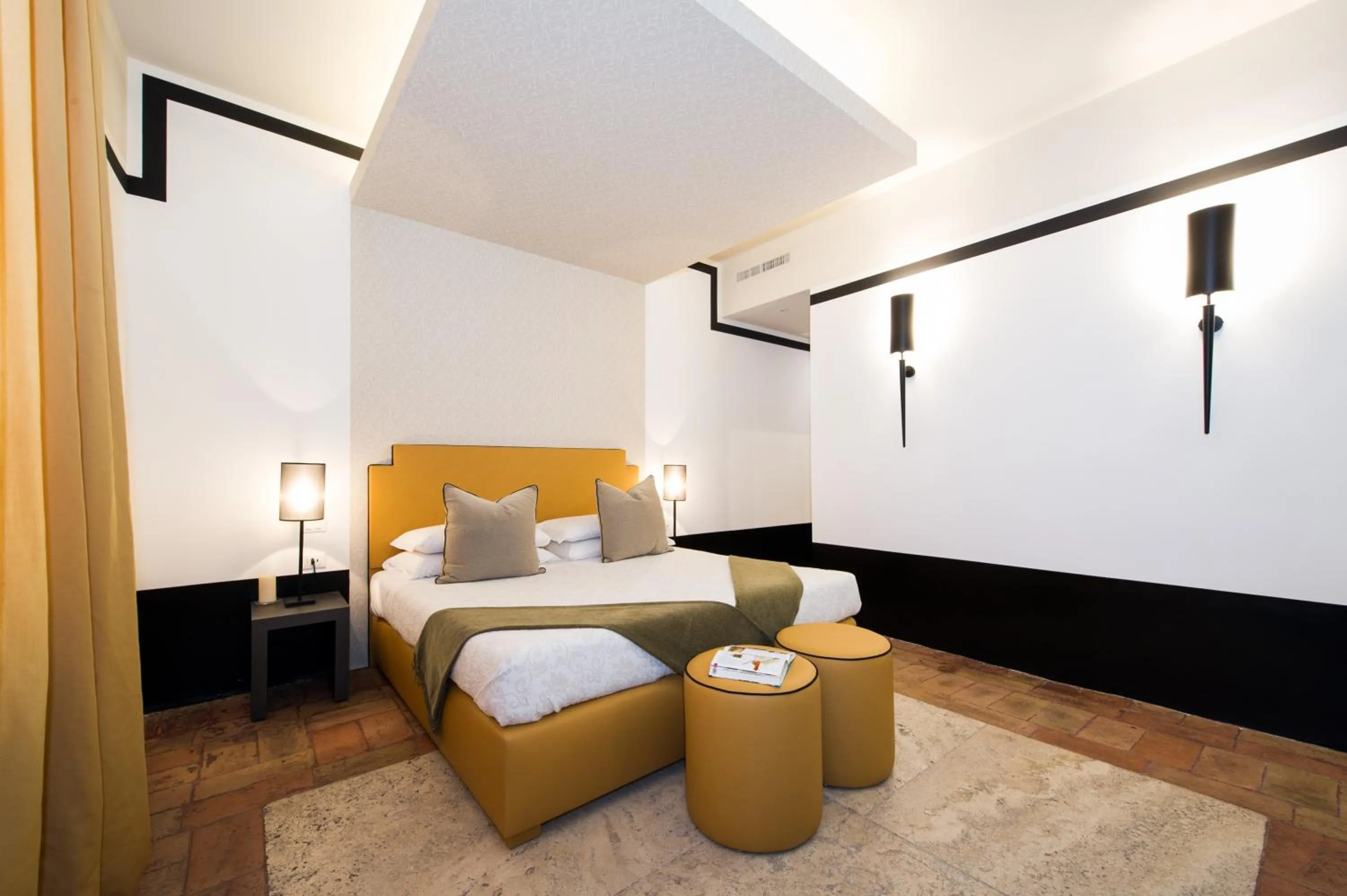 Photo of the whole room, Bed in Relais Santa Maria Maggiore