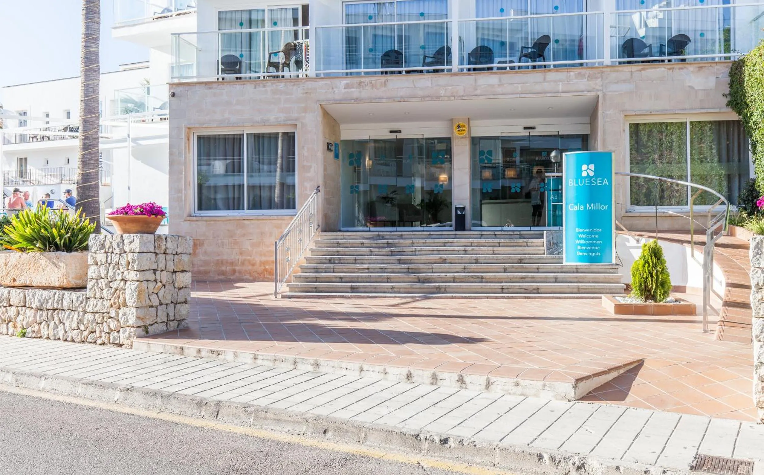 Facade/entrance in BLUESEA Cala Millor