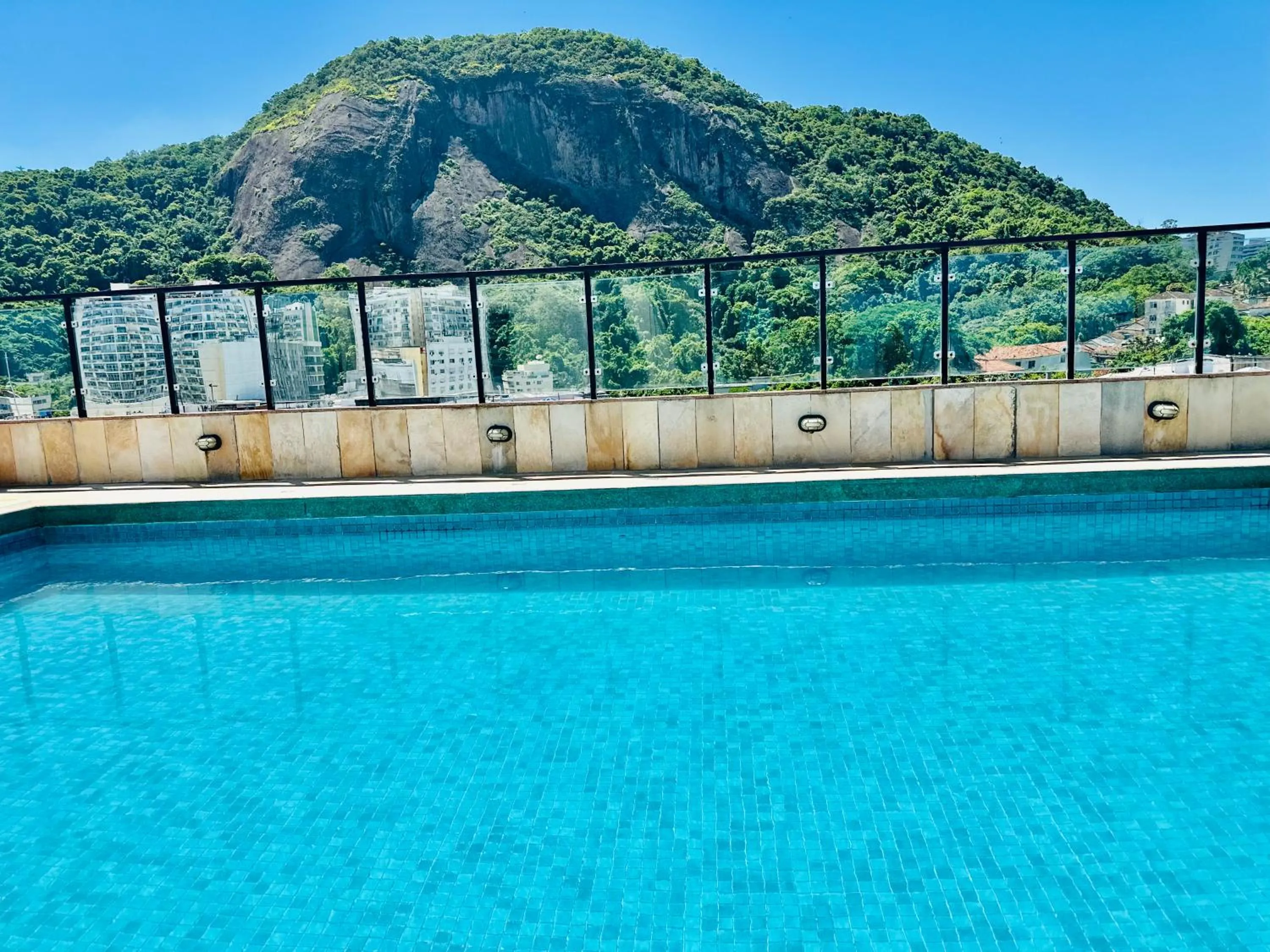 Swimming pool in Copacabana Mar Hotel