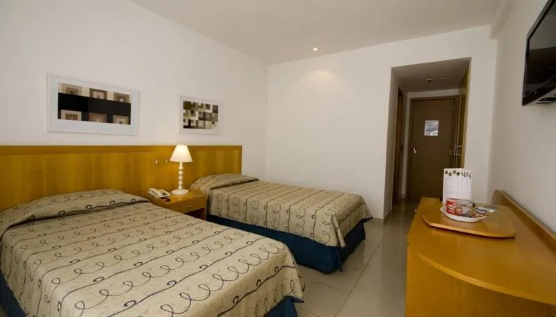 Photo of the whole room, Bed in Copacabana Mar Hotel