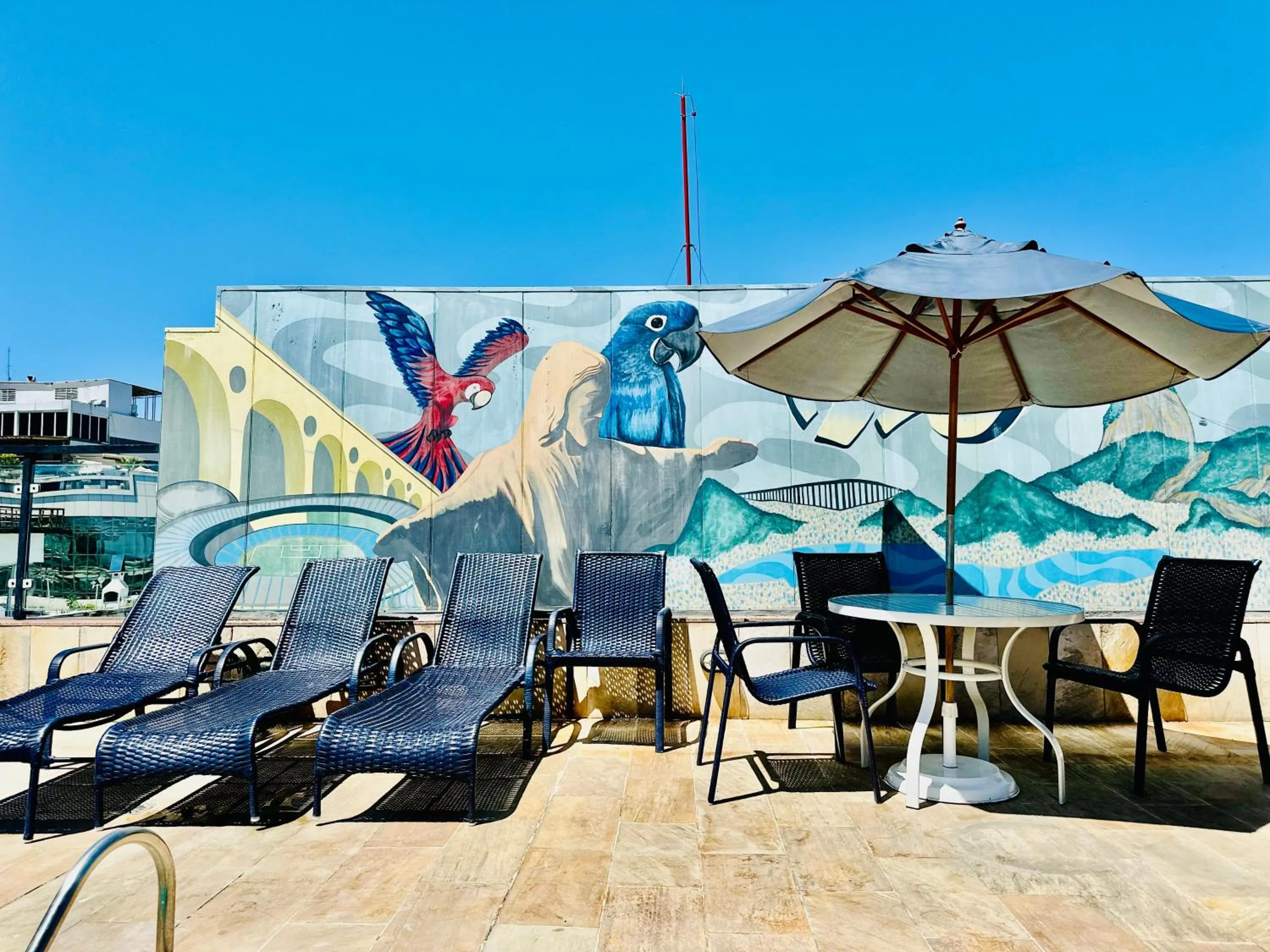 Swimming pool in Copacabana Mar Hotel