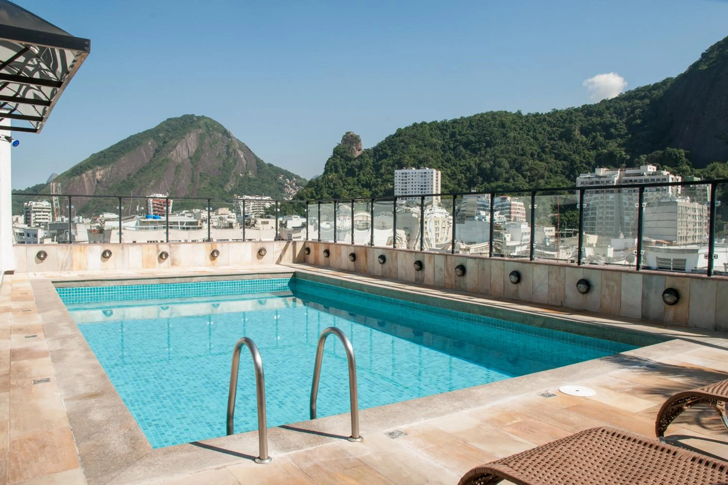 Swimming pool in Copacabana Mar Hotel
