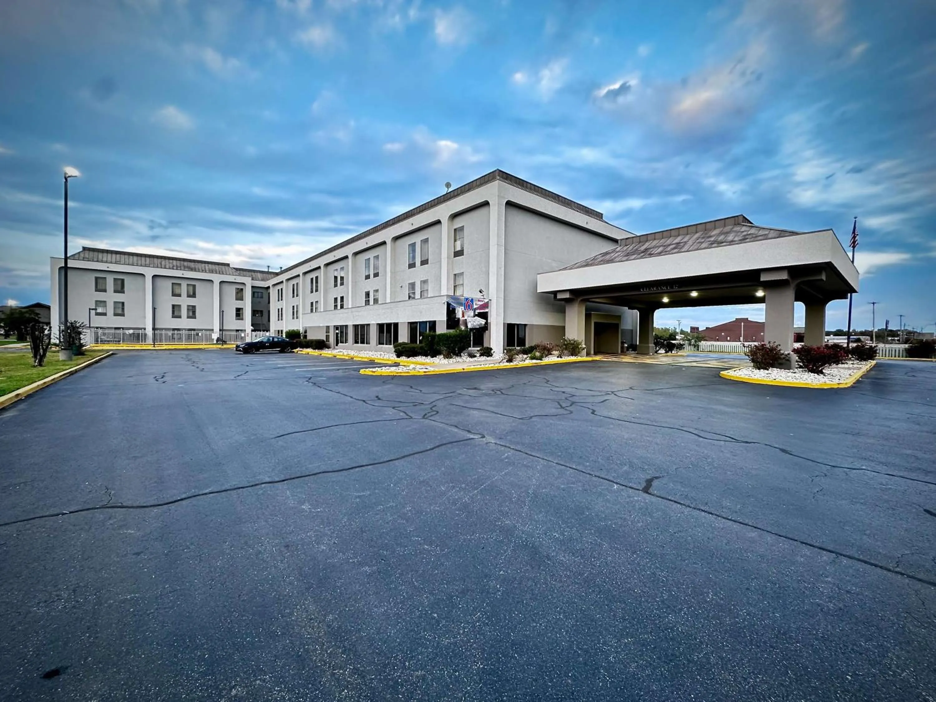 Property building in Motel 6-Pine Bluff, AR