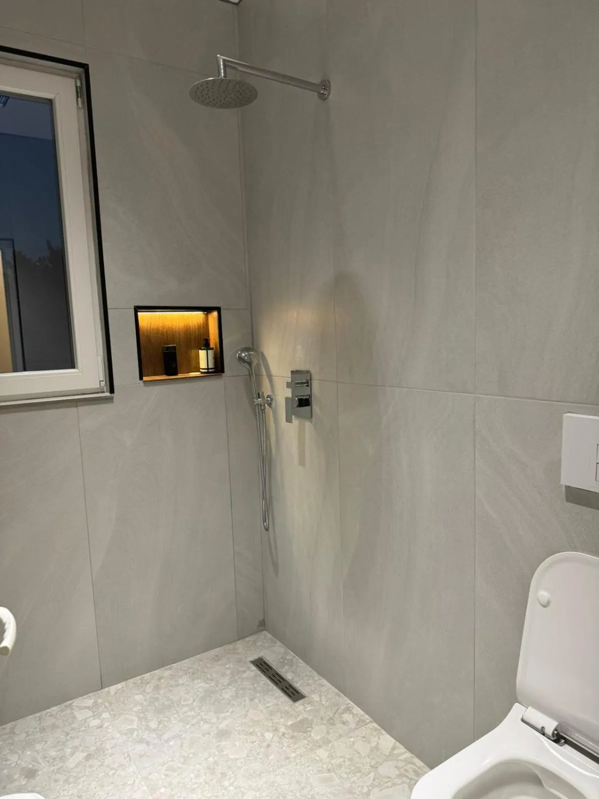 Shower in Hotel Jurgen