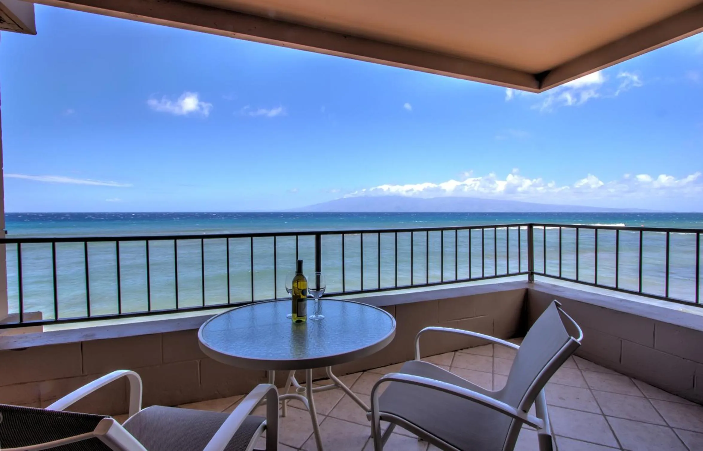 Sea view in Maui Kai Condos - No Resort Fees