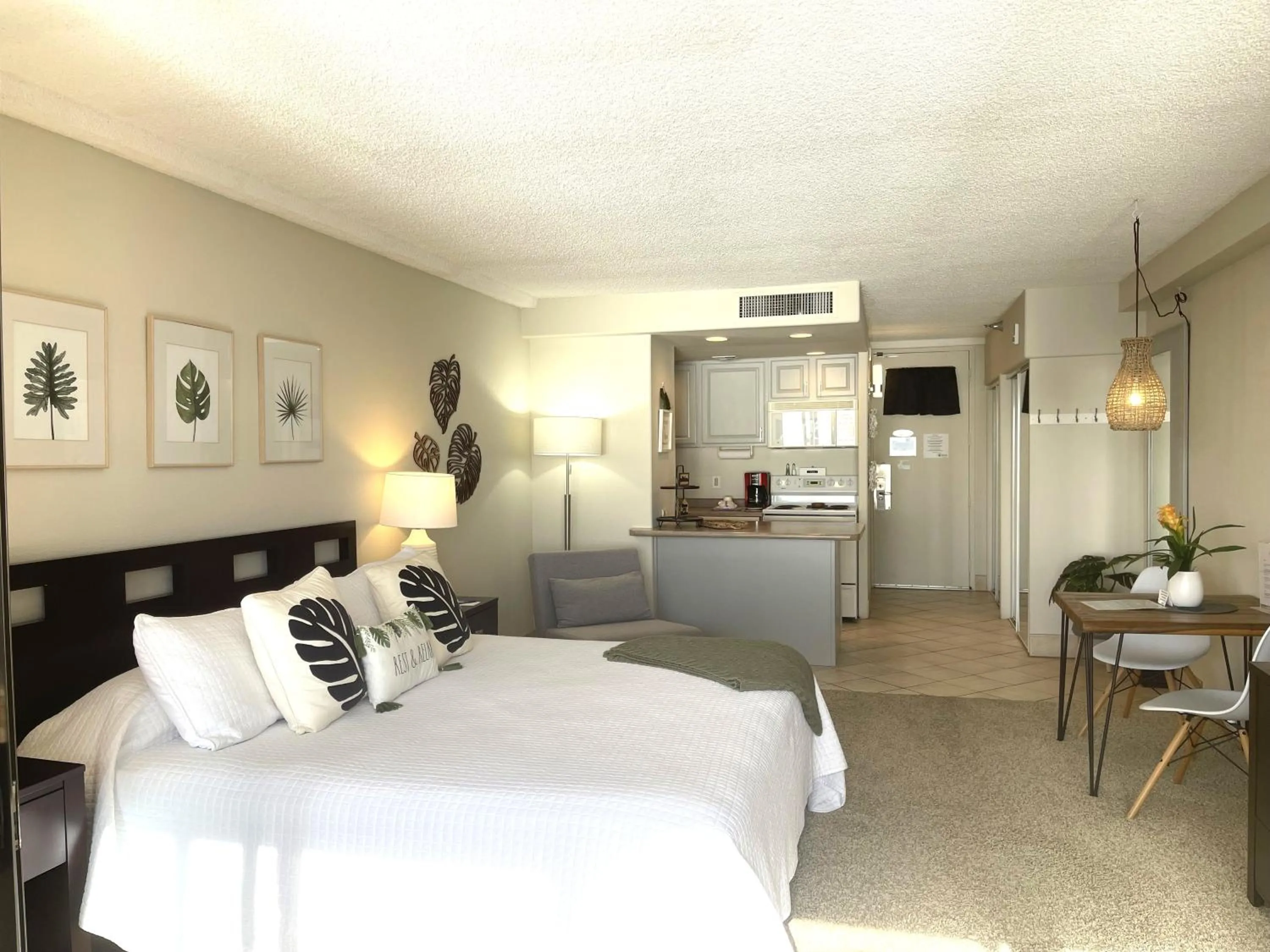 Bedroom, Bed in Maui Kai Condos - No Resort Fees