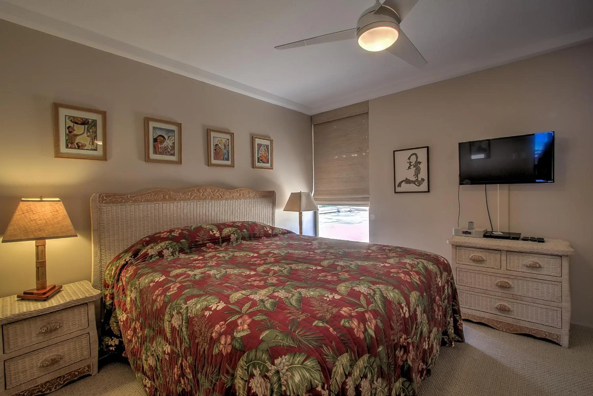 Bedroom, Bed in Maui Kai Condos - No Resort Fees