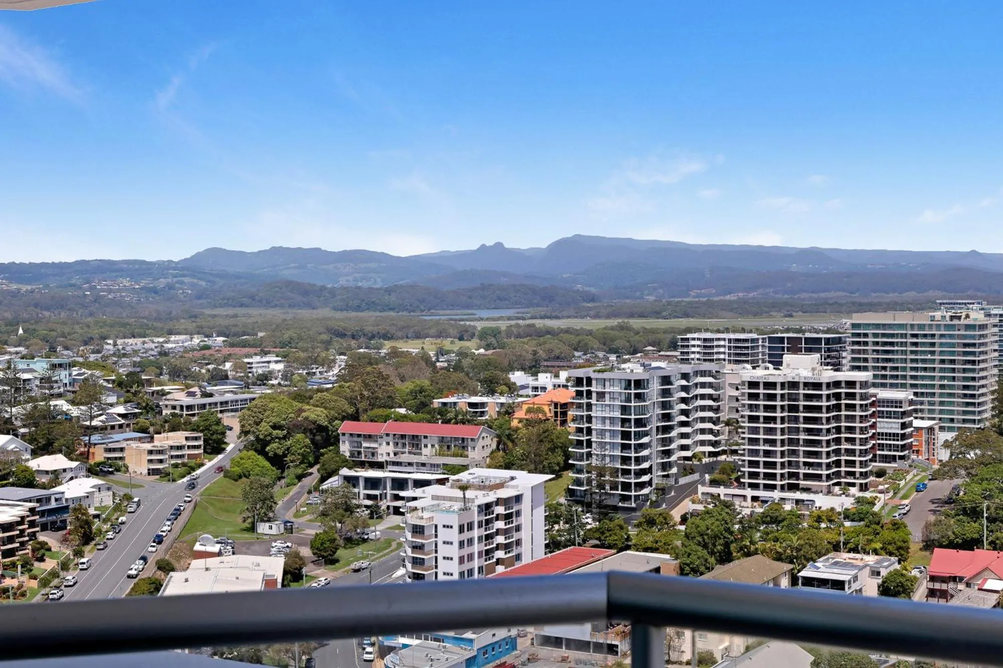 Mountain view in ULTIQA Points North