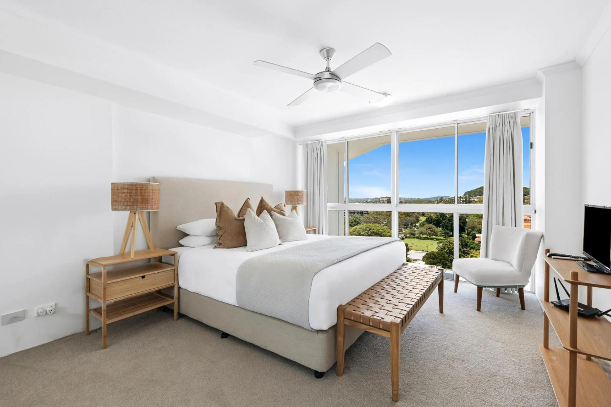 Bedroom, Bed in ULTIQA Points North