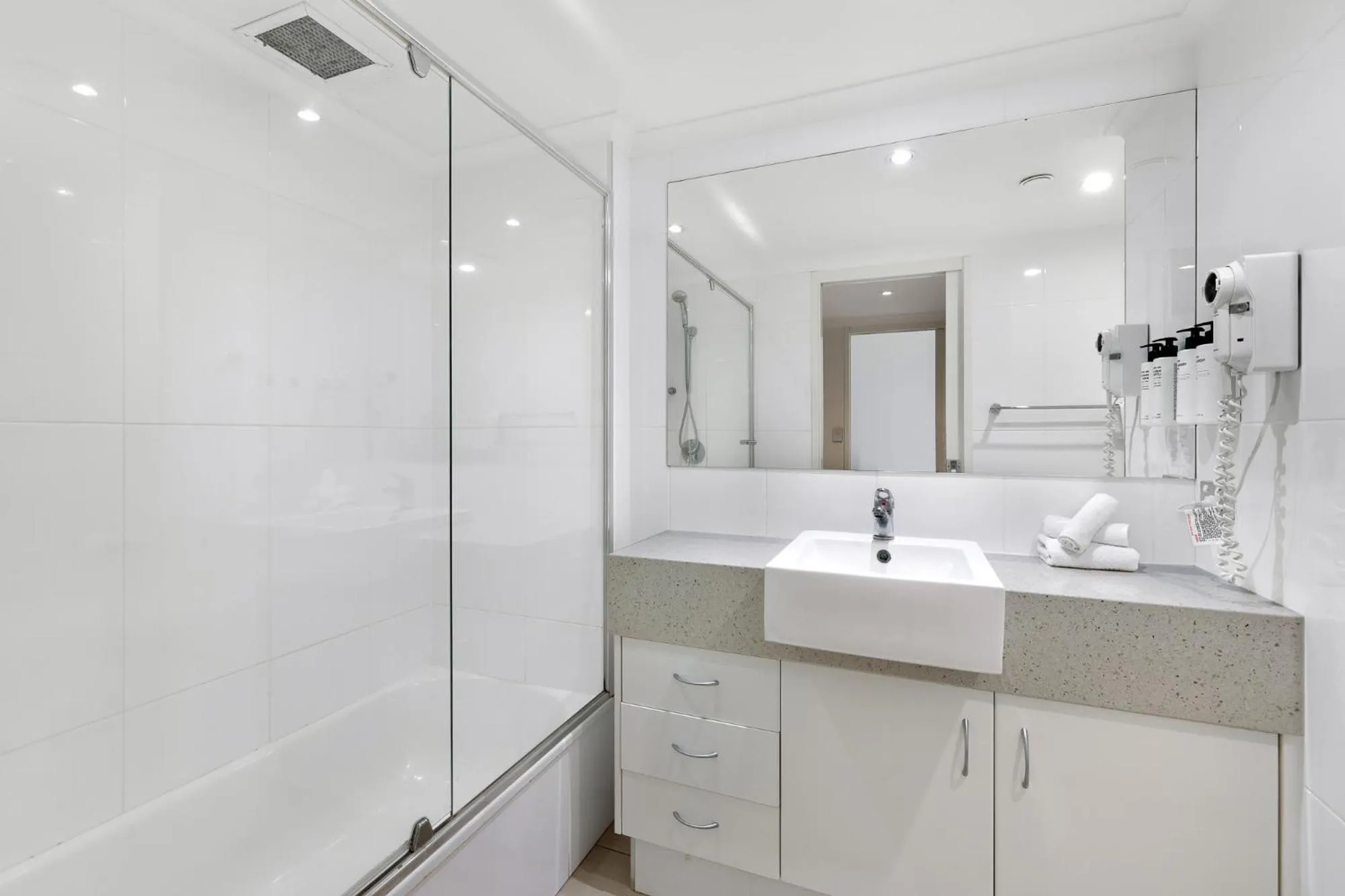 Bathroom in ULTIQA Points North