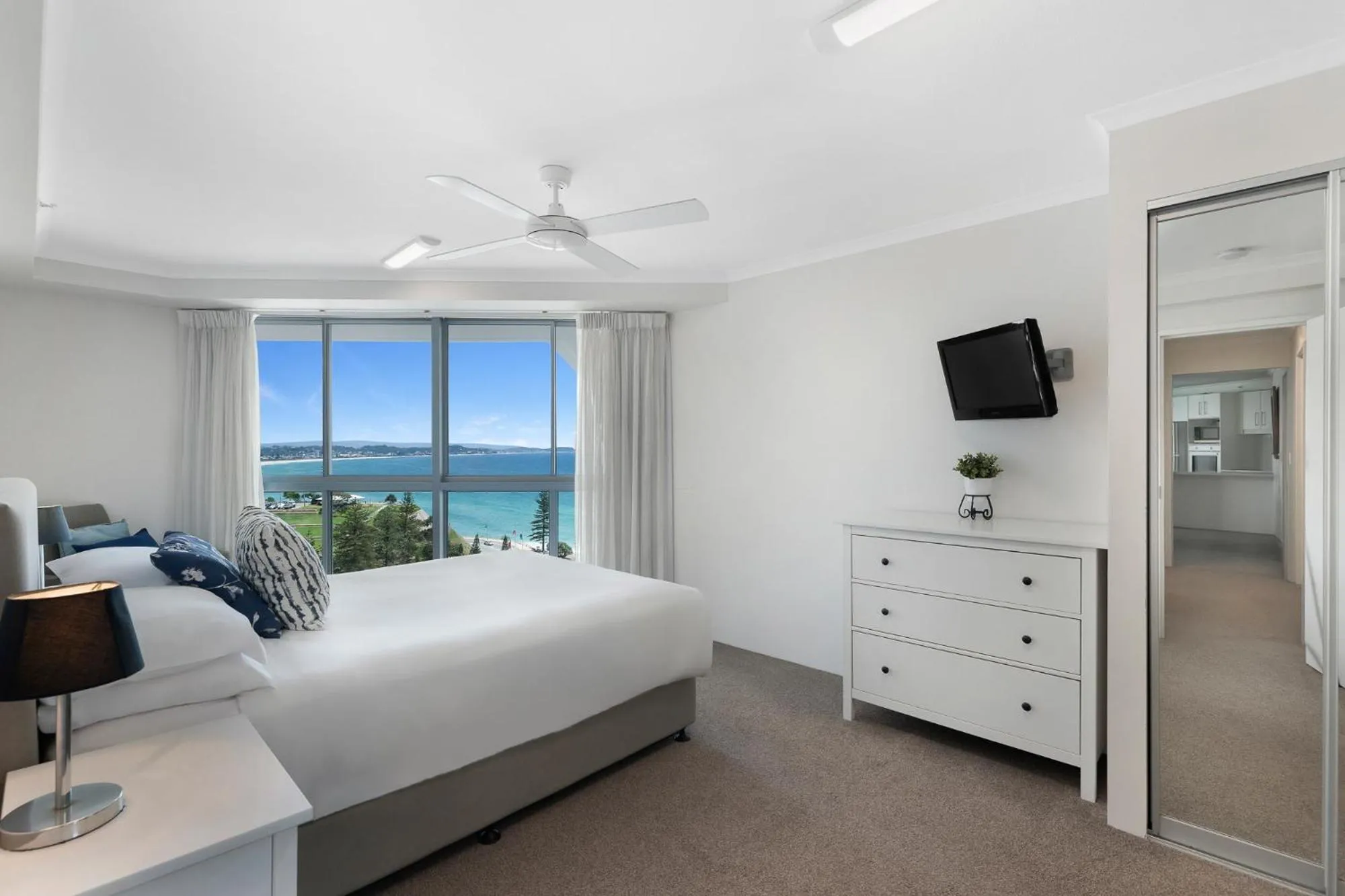 Bedroom, Bed in ULTIQA Points North