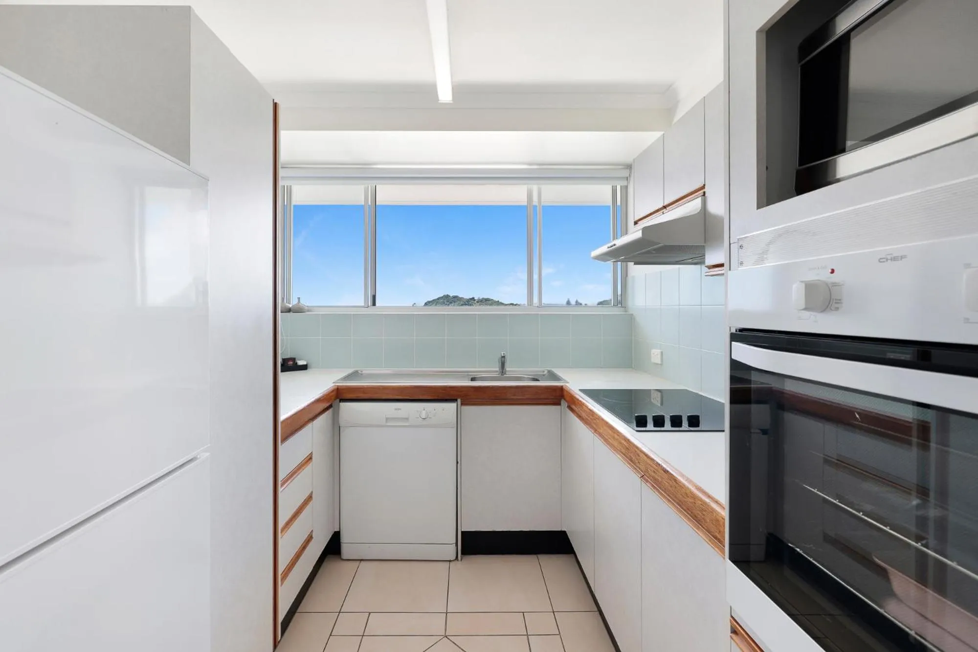 Kitchen or kitchenette in ULTIQA Points North